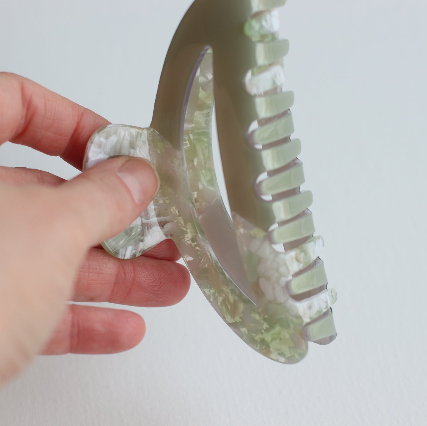 Anarchy | Cut Out Arch Hair Clip in Seafoam Green