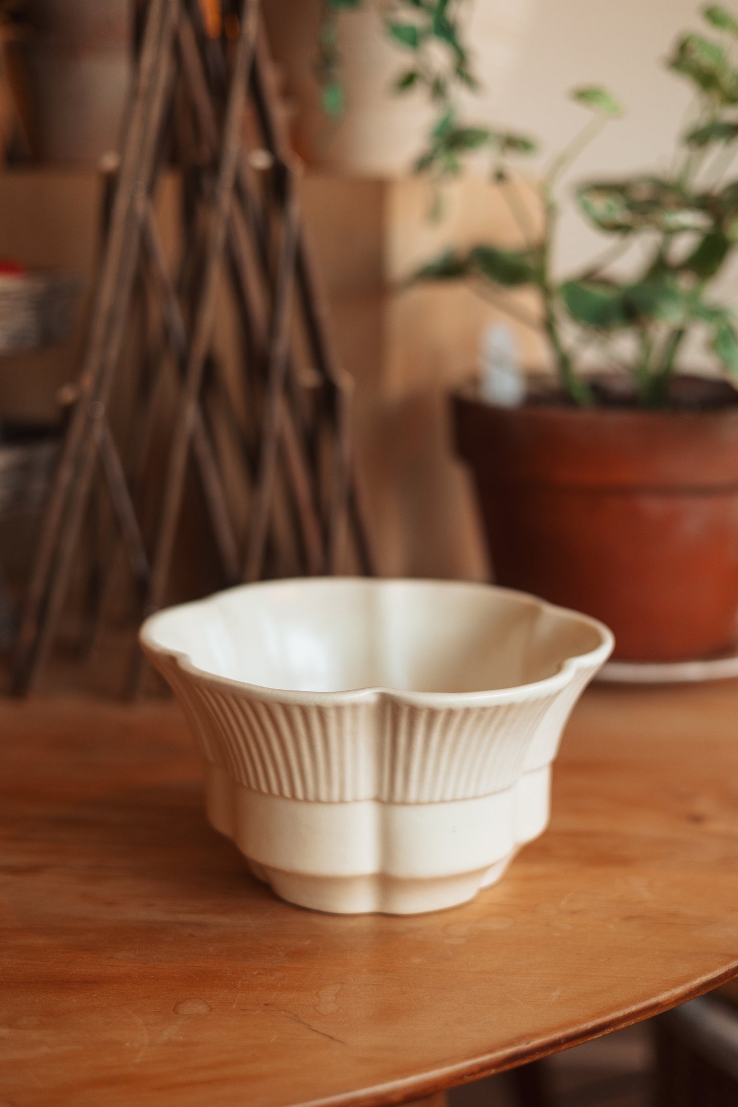 Haeger Scalloped Planter
