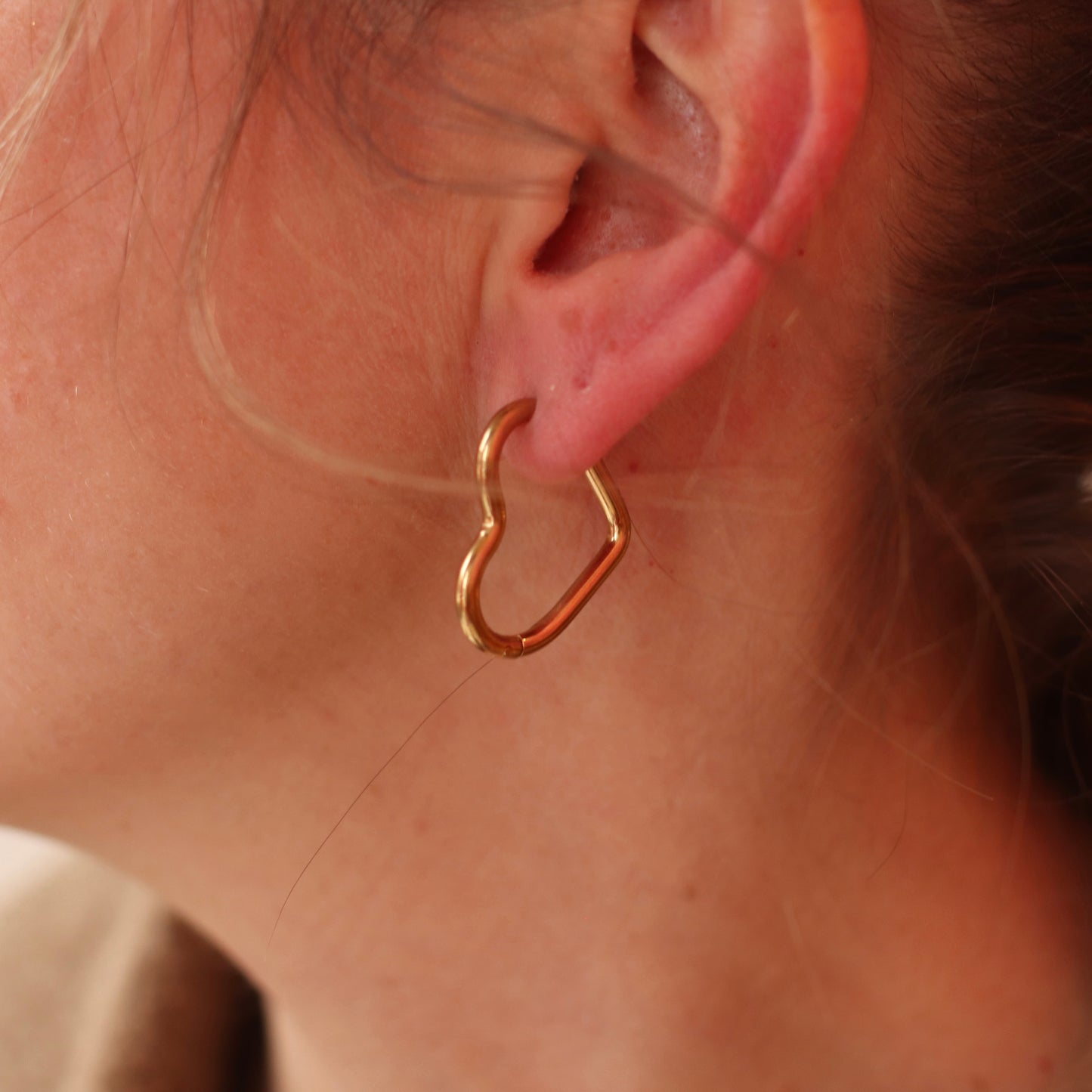 Bazou | Stainless Steel Clicker Heart Hoops