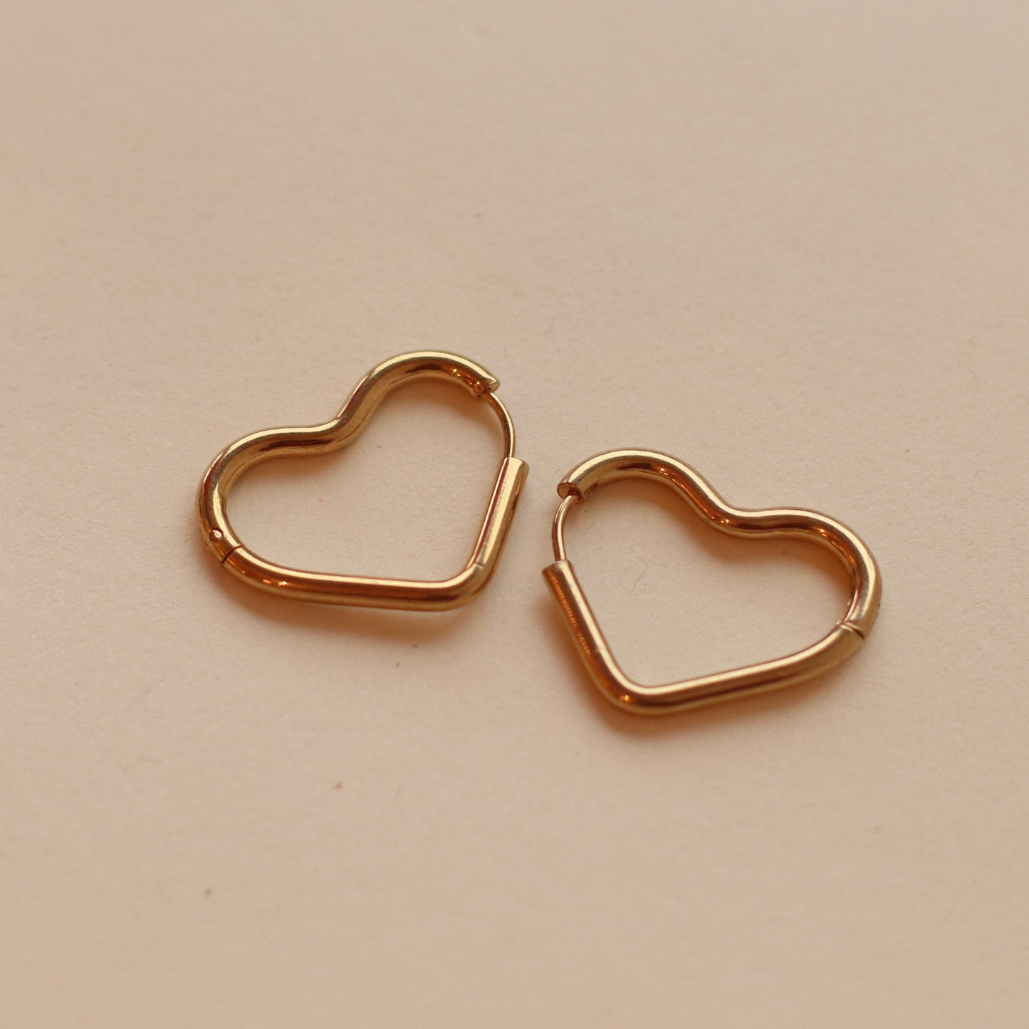 Bazou | Stainless Steel Clicker Heart Hoops