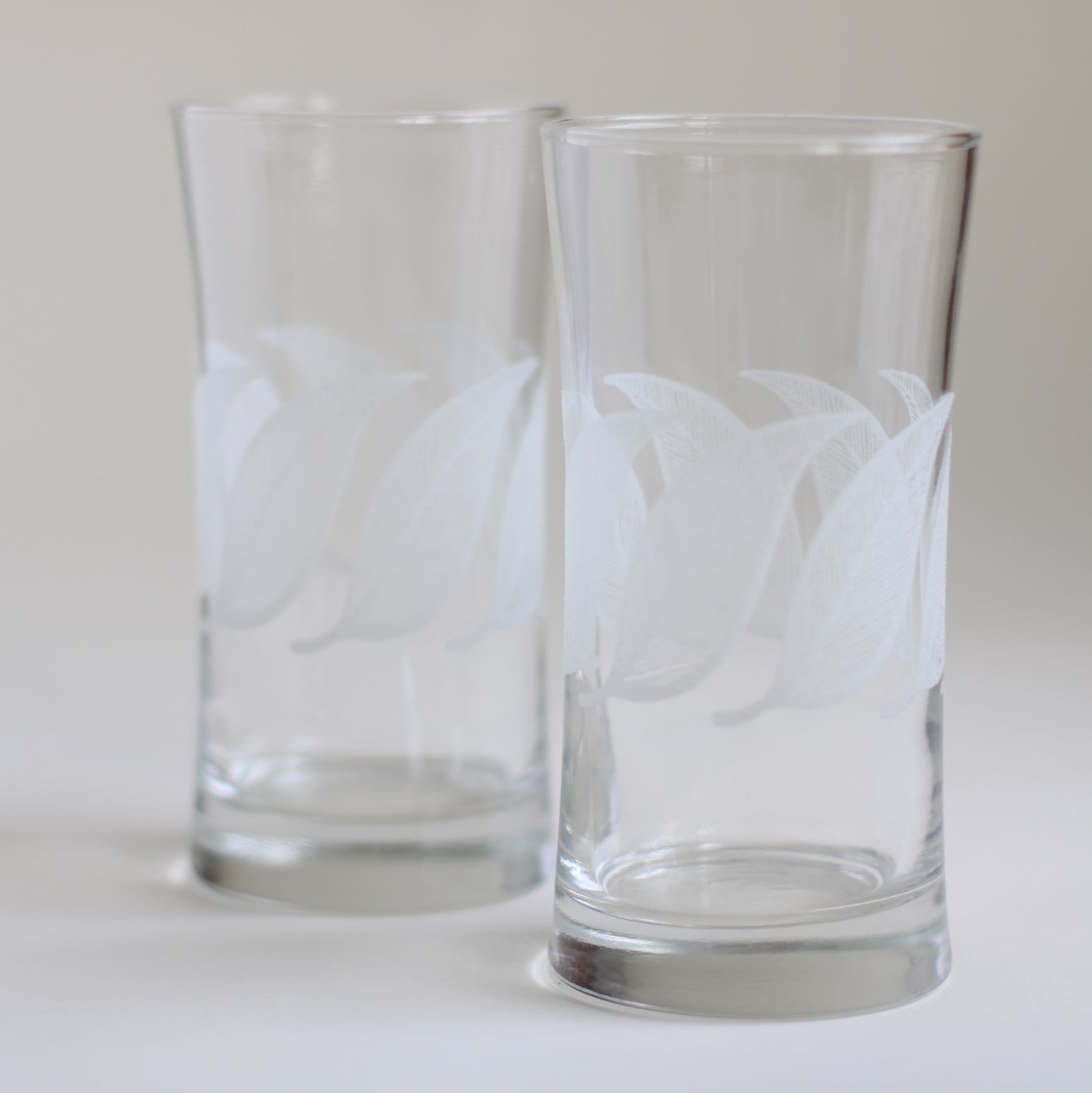 Pair of White Leaf Design Tumblers