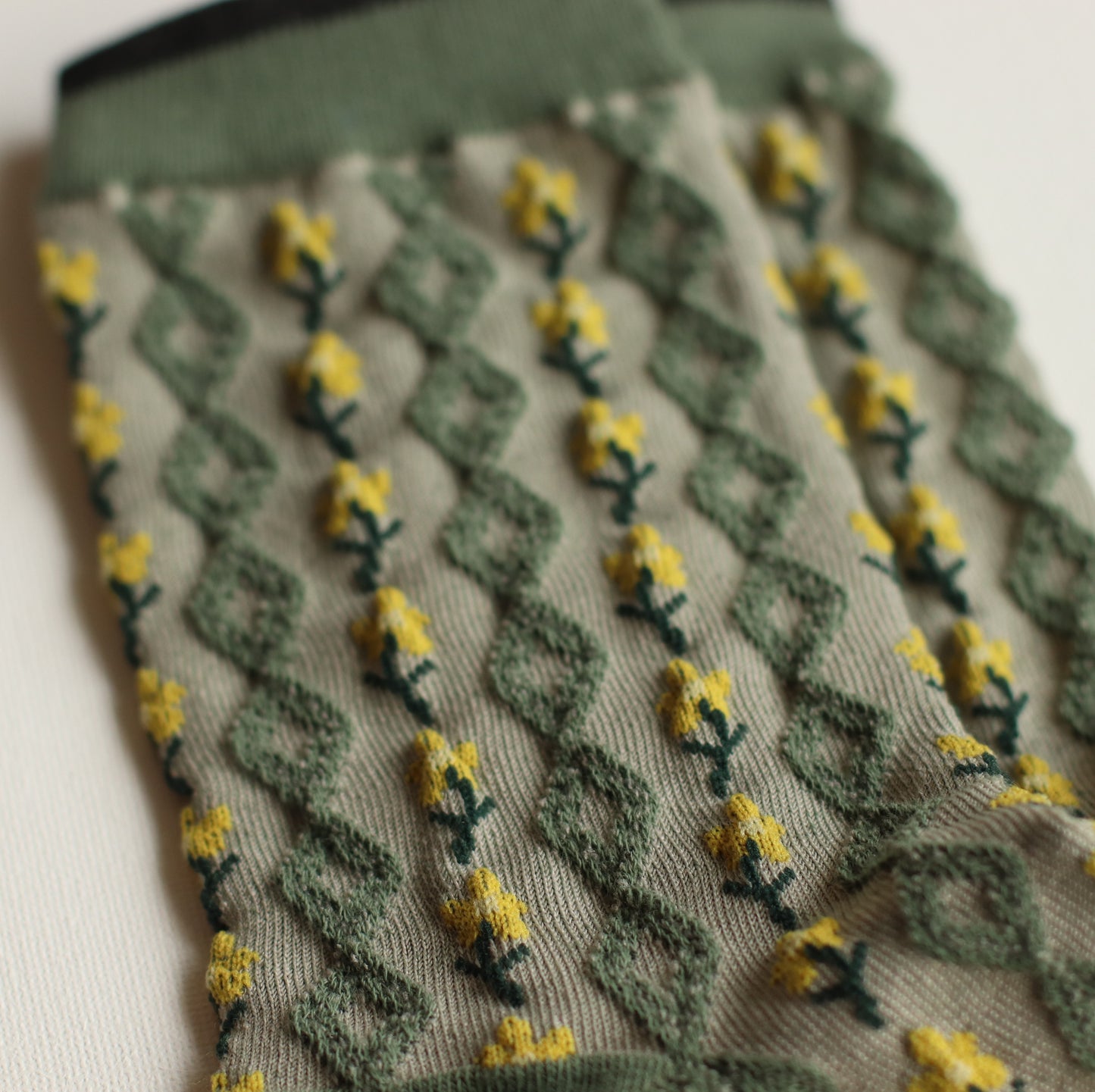 Tiepology | Little Daisy Diamond Sock, Green