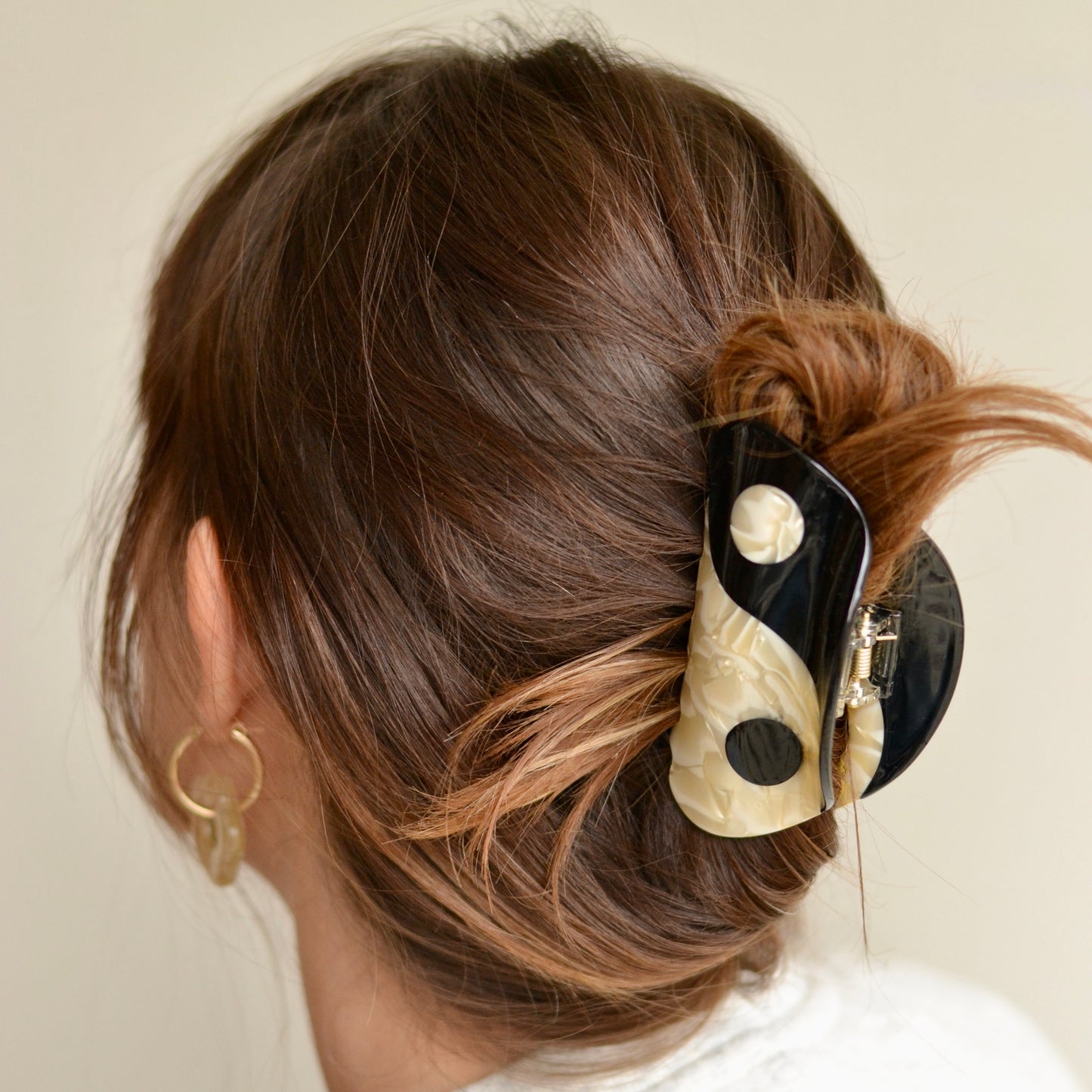 Yin Yang Claw Hair Clip, choose your color