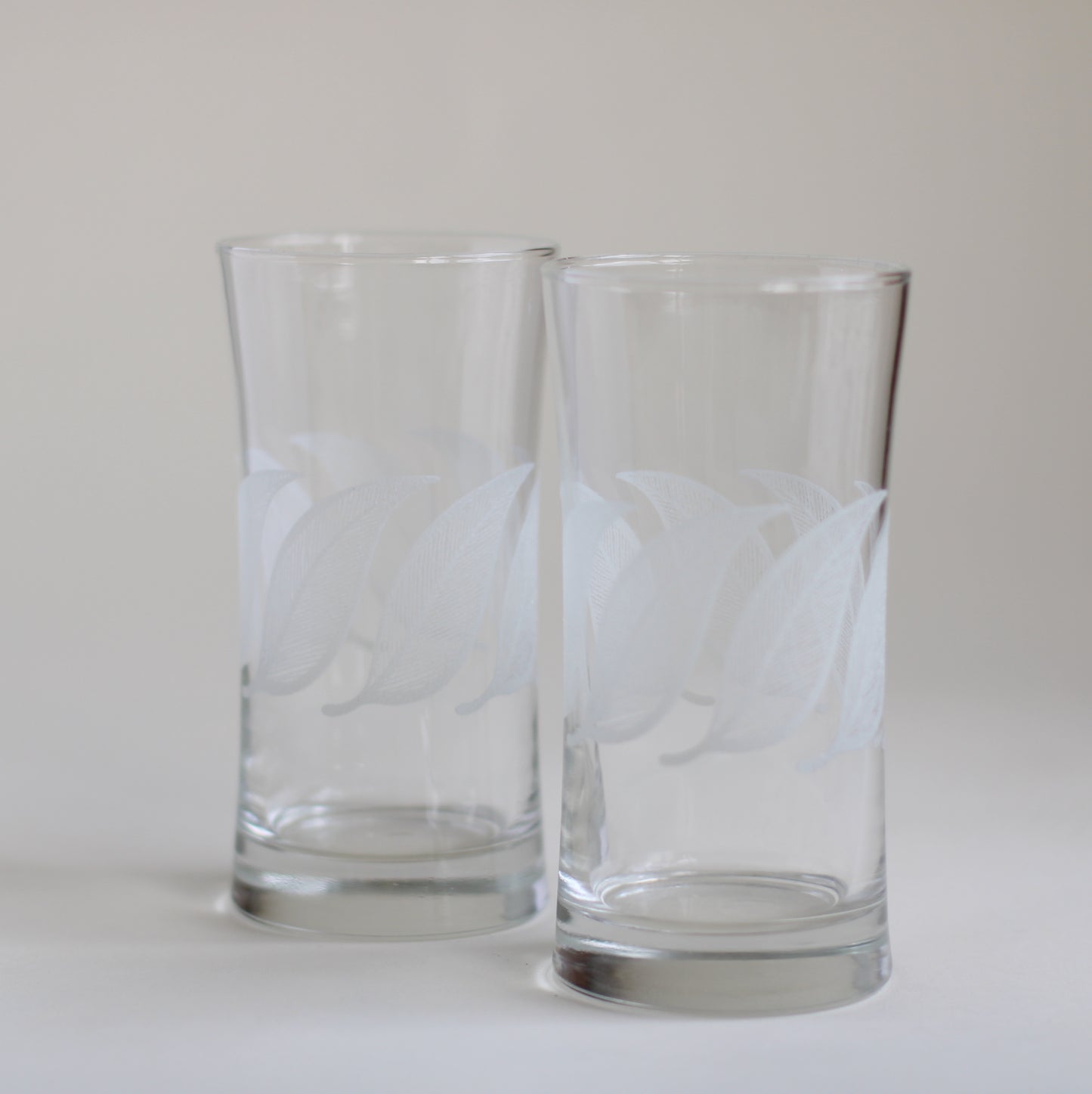 Pair of White Leaf Design Tumblers