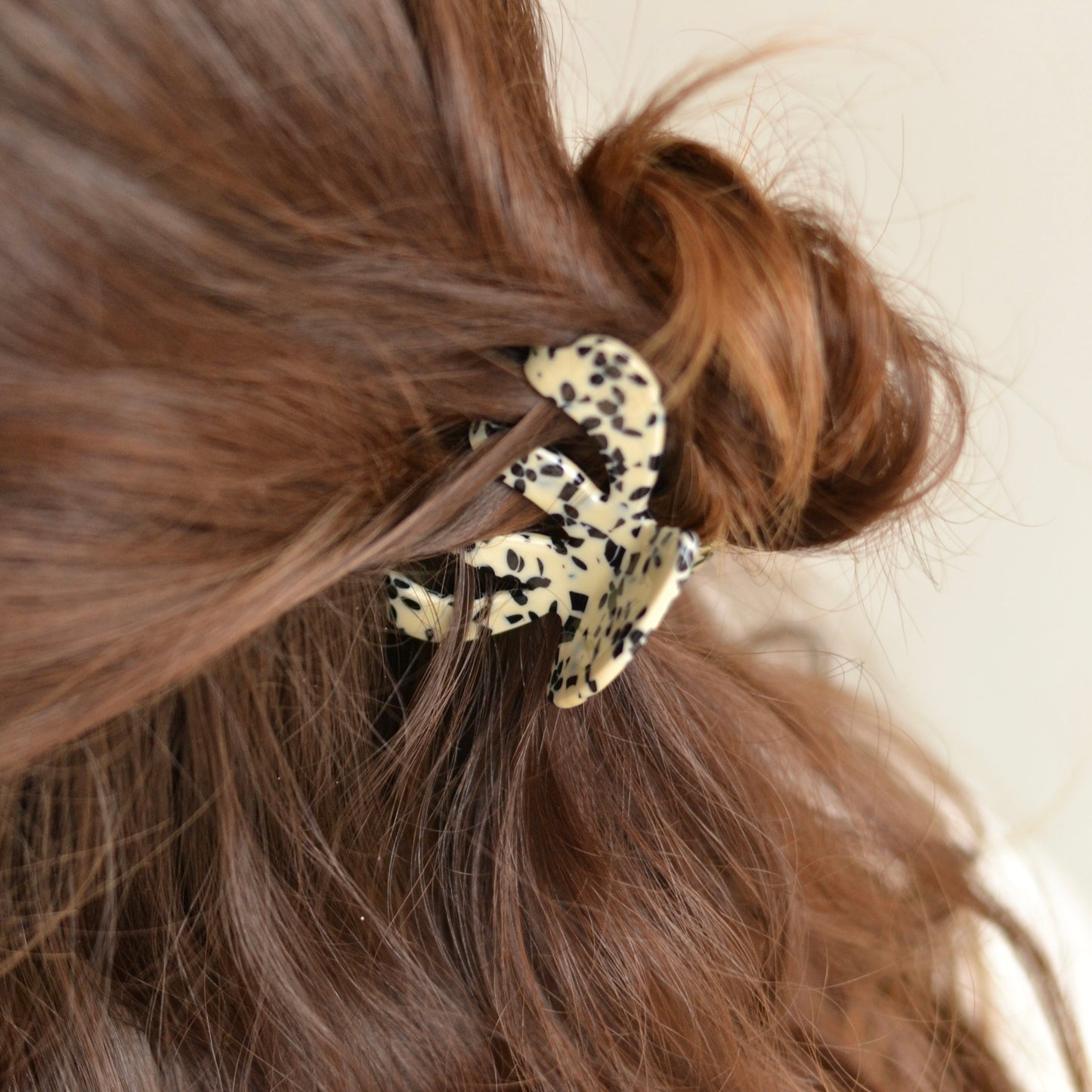Claw Hair Clip in Black & White