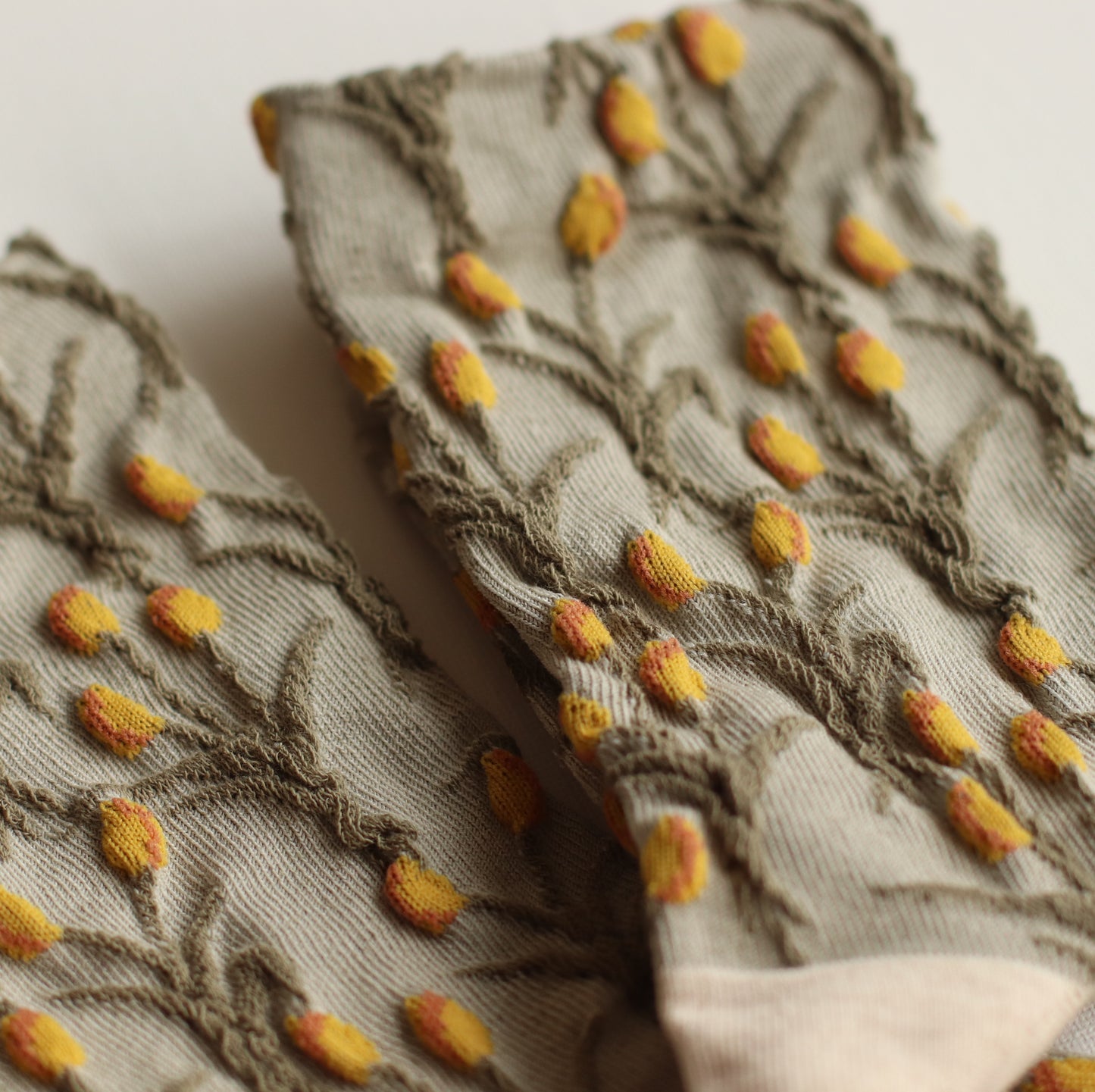 Tiepology | Vintage Tulip Casual Sock, Yellow and Green