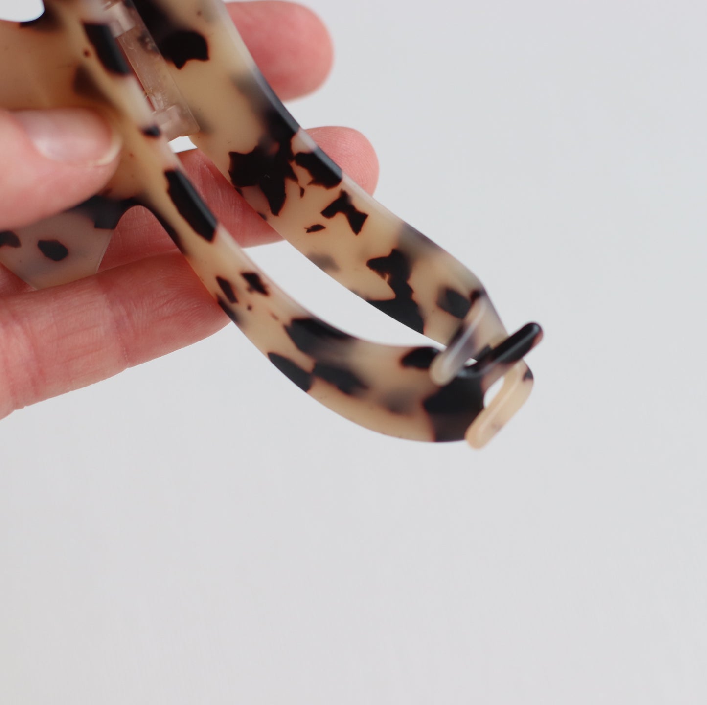 Anarchy | Large Arch Clip in Matte Tortoise Shell