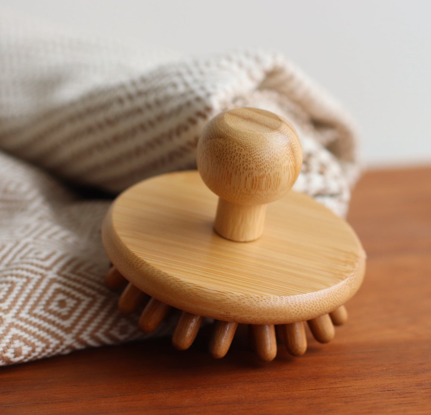 Bamboo Switch | Stimulating Scalp Massager