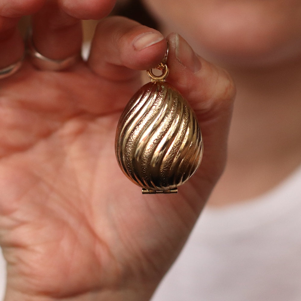 Vintage Chunky Avon Locket