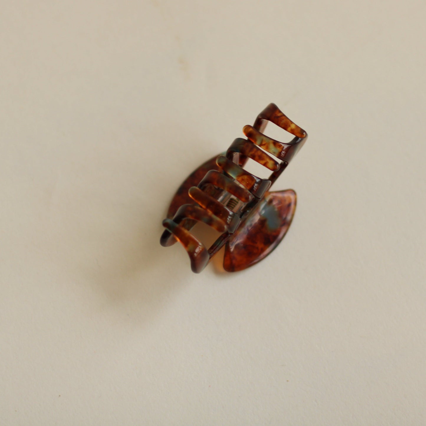 Claw Hair Clip in Teal Tortoise