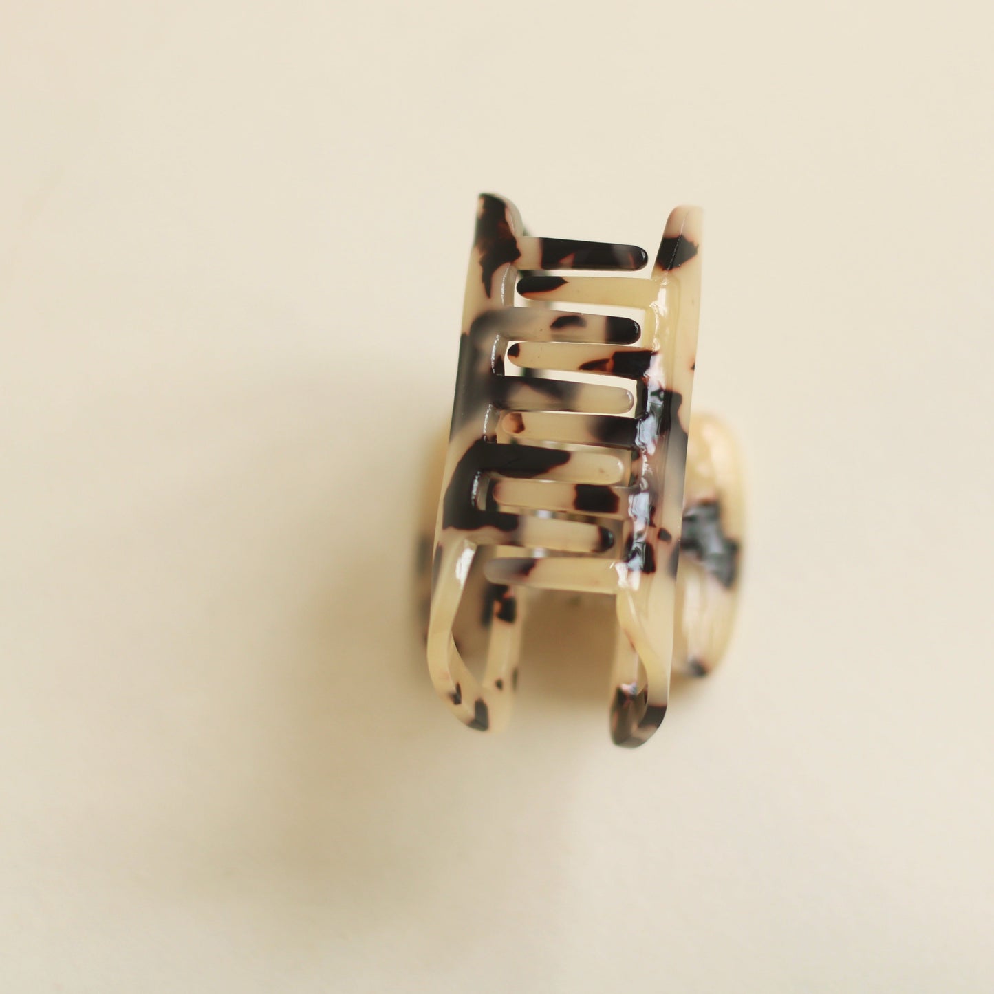 Anarchy | Rectangle Frame Clip in Blonde Tortoise
