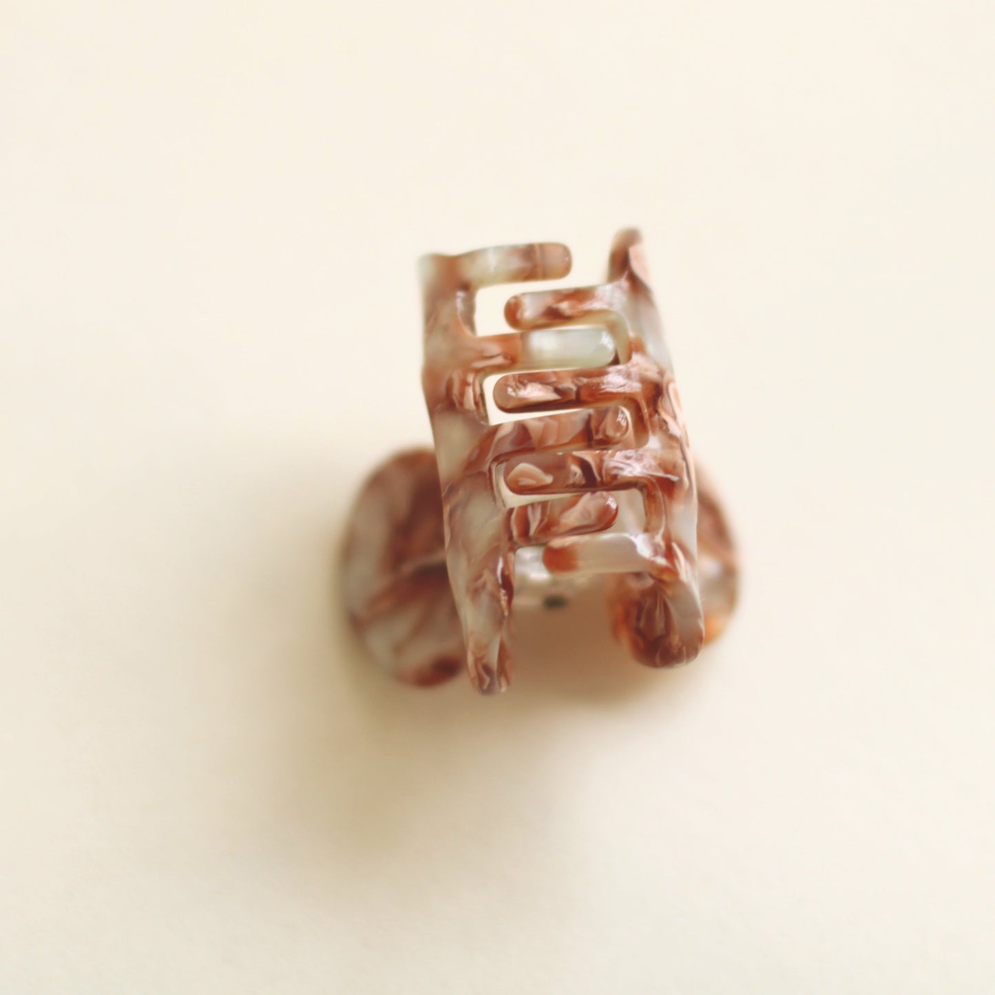 Oval Dainty Clip in Pink Marble