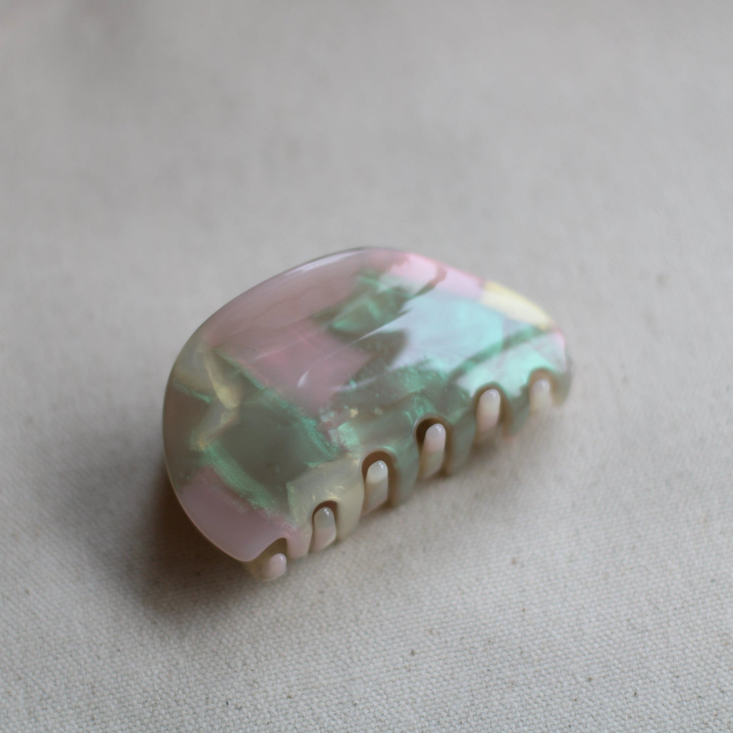 Anarchy | Solid Oval Hair Clip in Abalone Shell