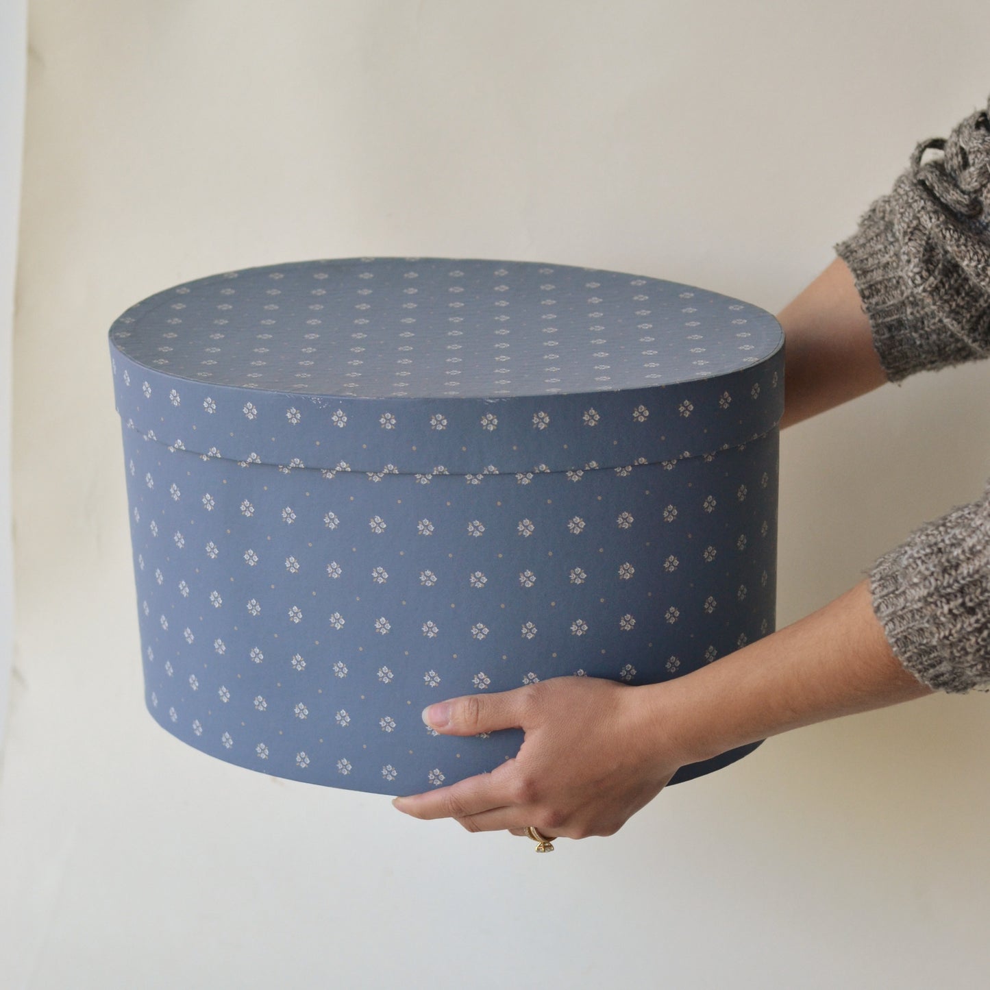 Country Cottage Hat Box