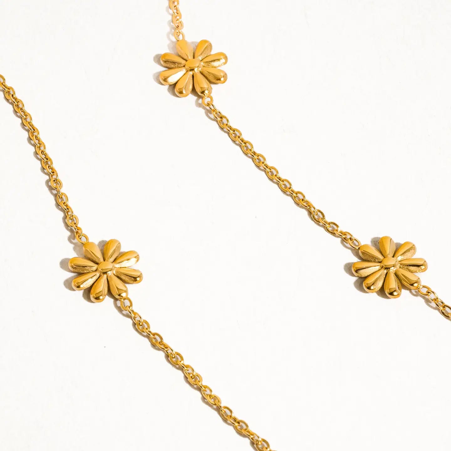 MAIQ | Daisy Chain Necklace