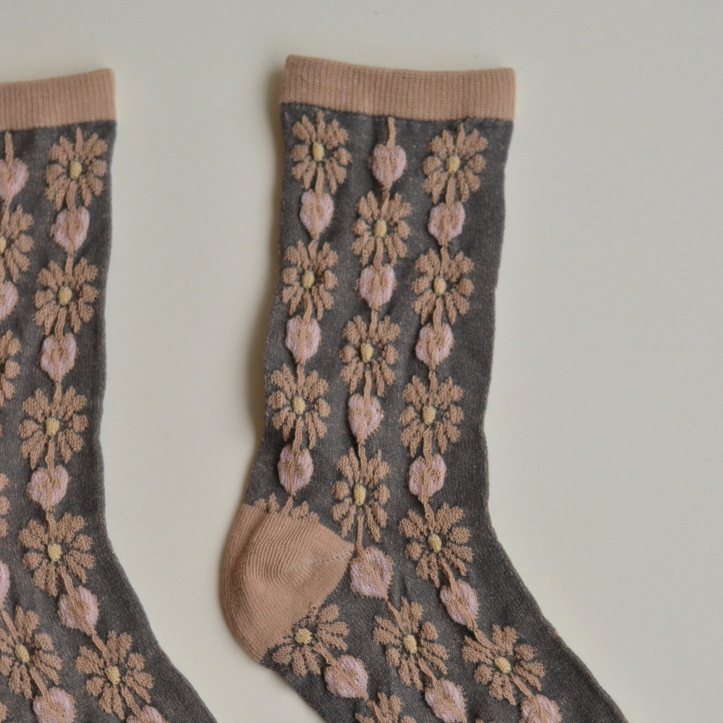Fall Socks | Grey and Pink with Daisies