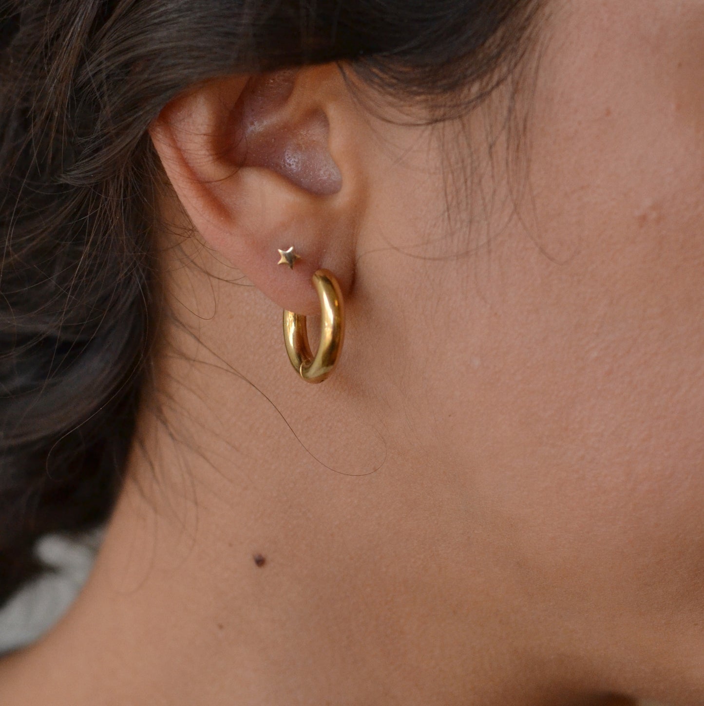 Bazou | Chunky gold Clicker hoop 16mm