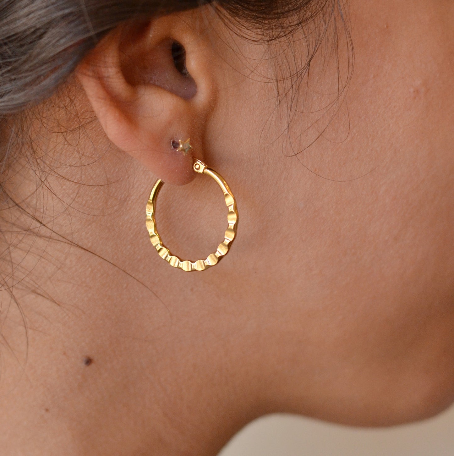 Bazou | Hammered hoop, 24mm