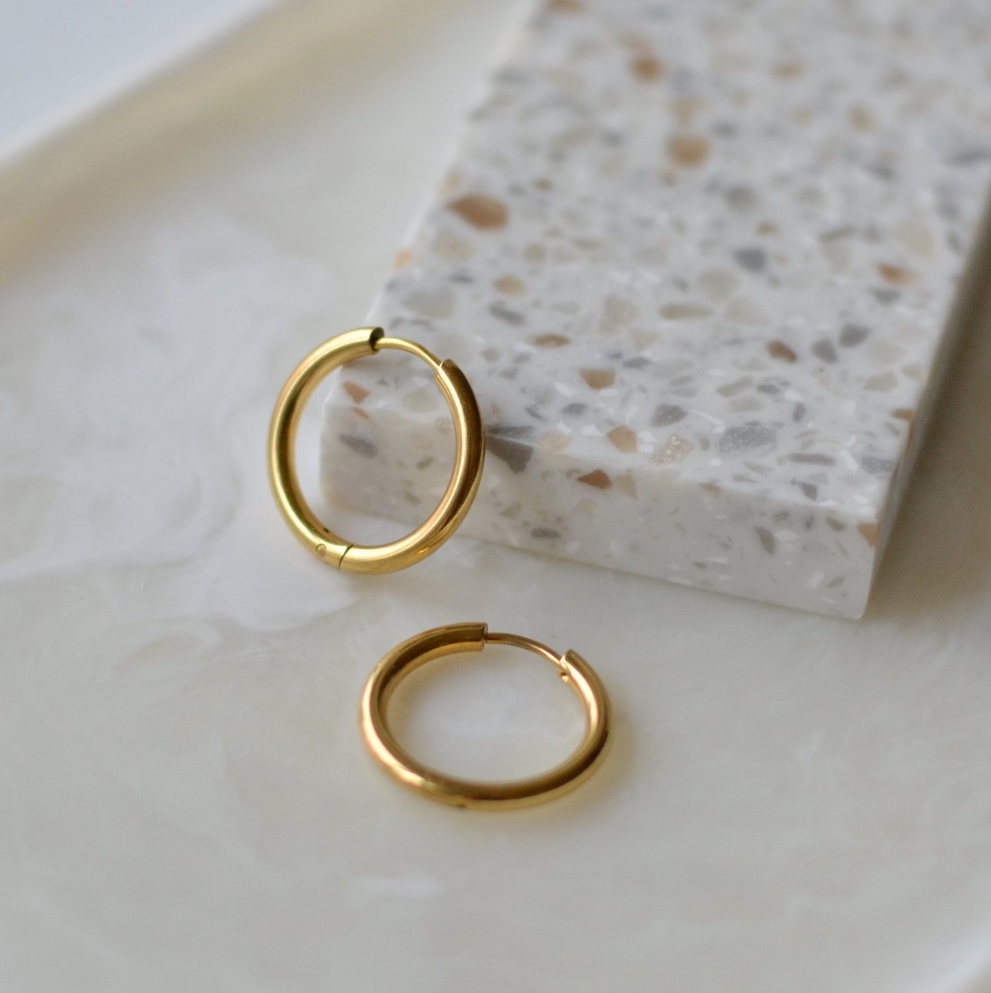 Bazou | Basic skinny gold Clicker hoop 20mm