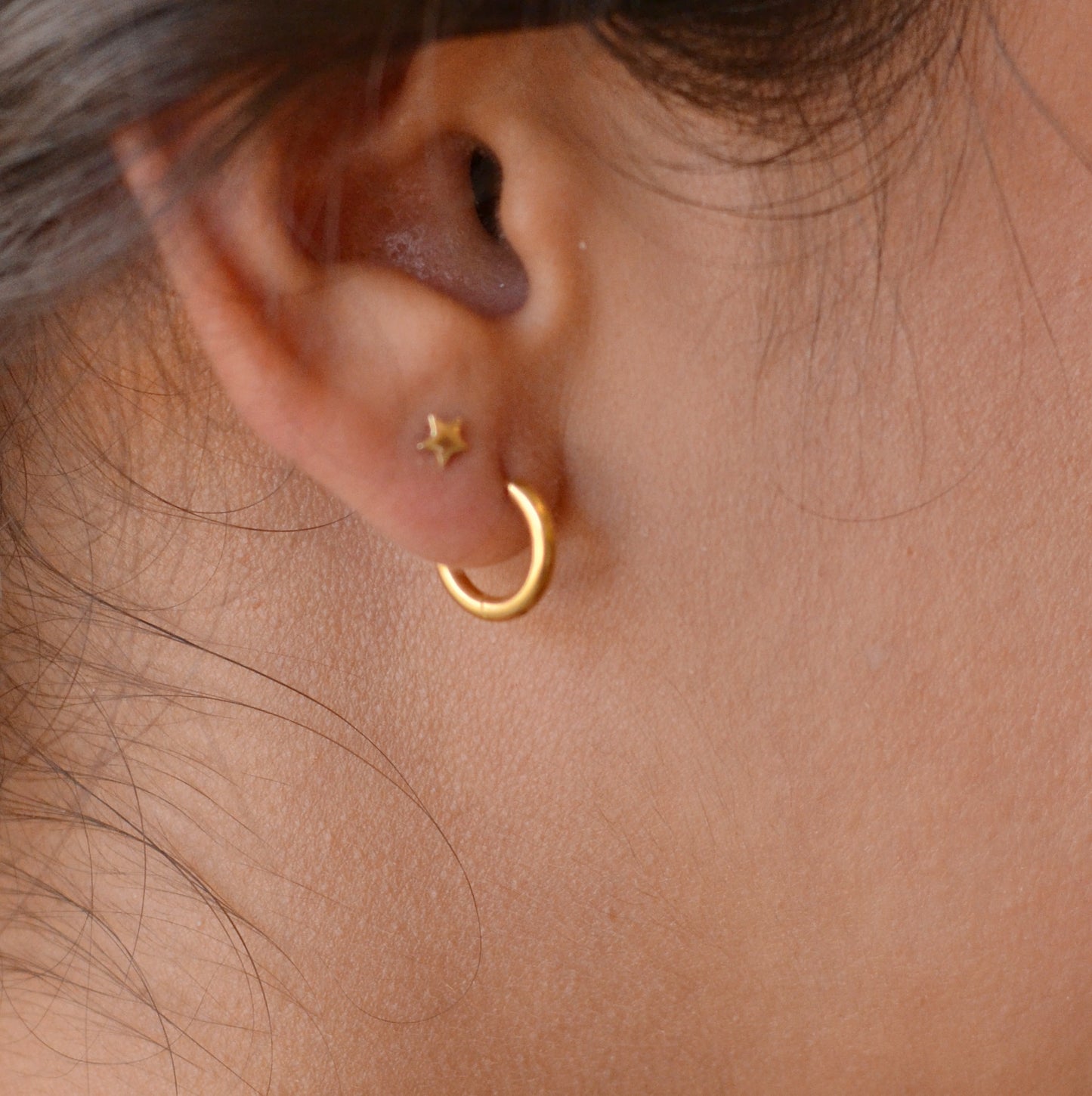Bazou | Tiny gold hoop 12mm