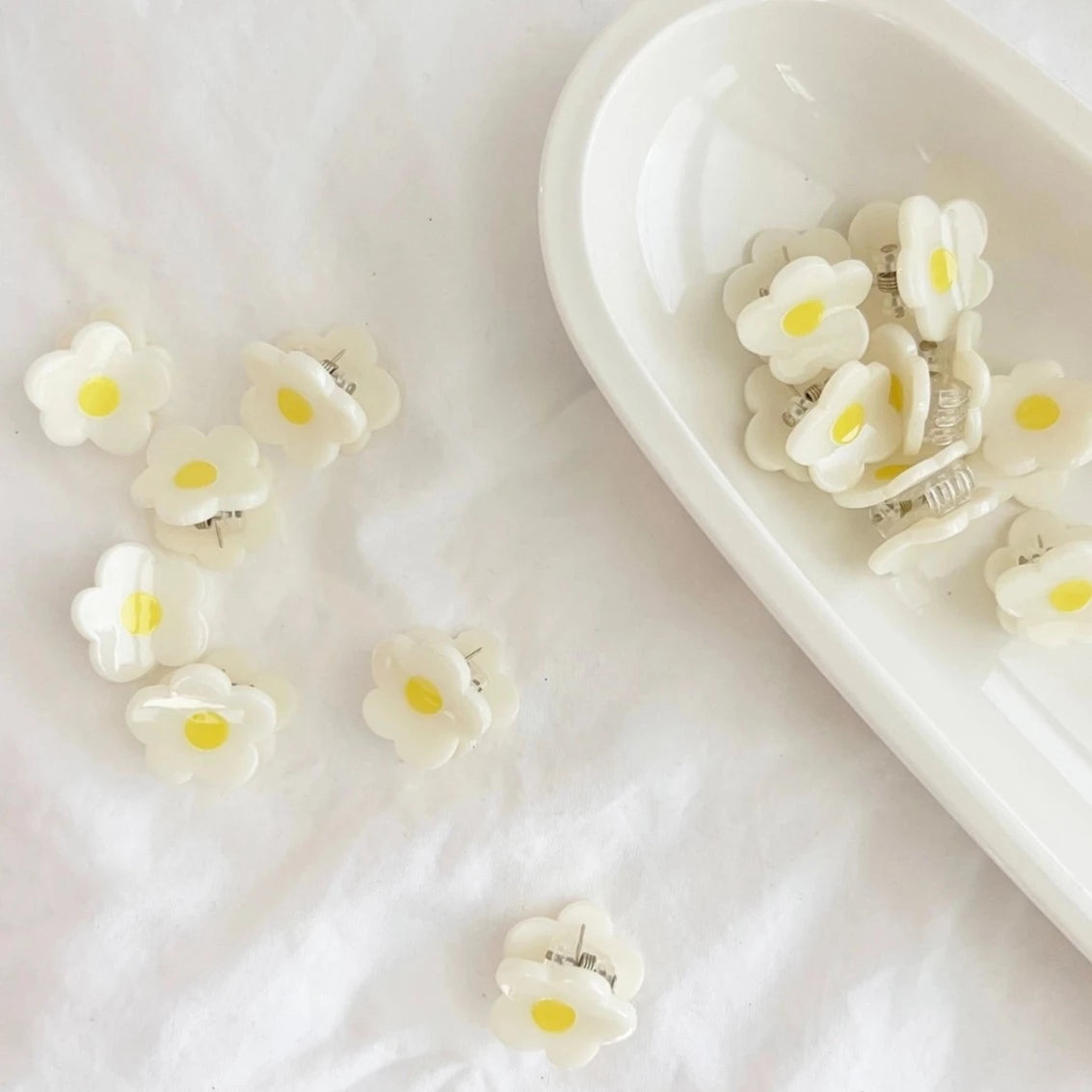 Love Lina | Mini Daisy Clip