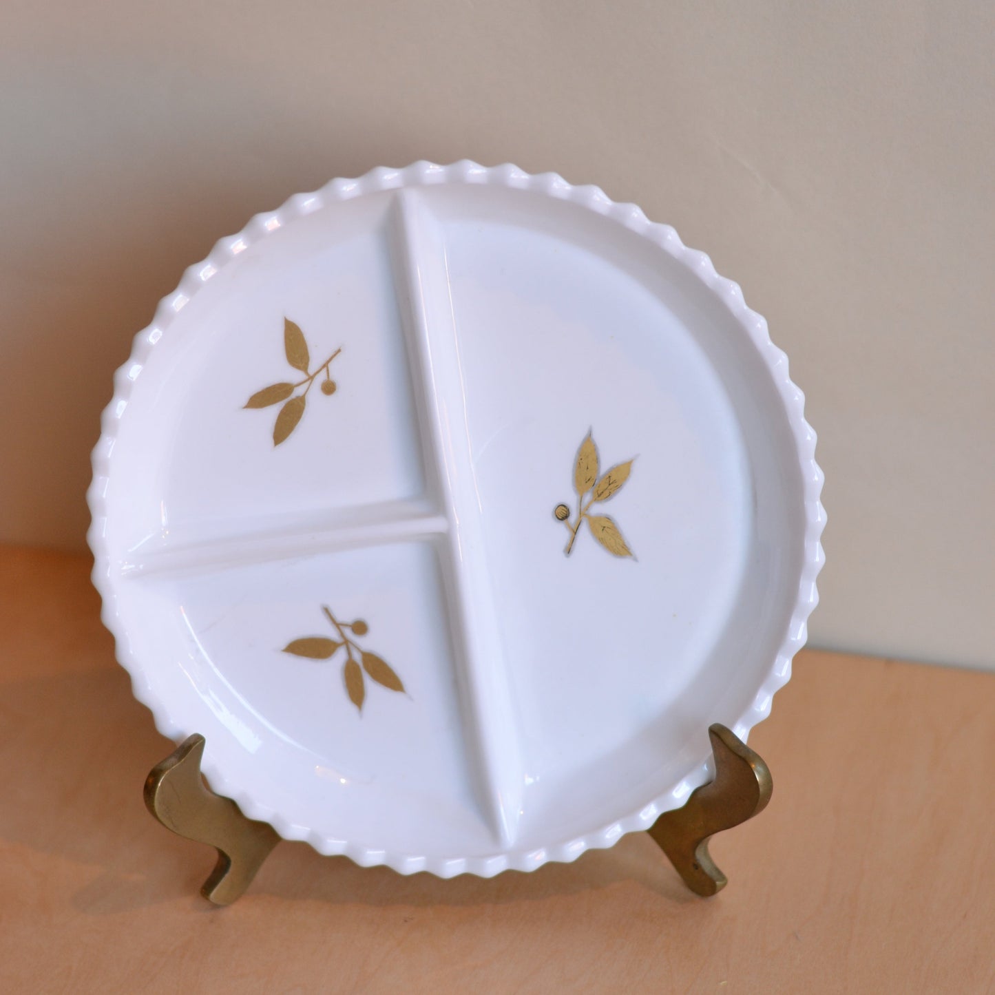 Separated Serving Plate with Scalloped Edge