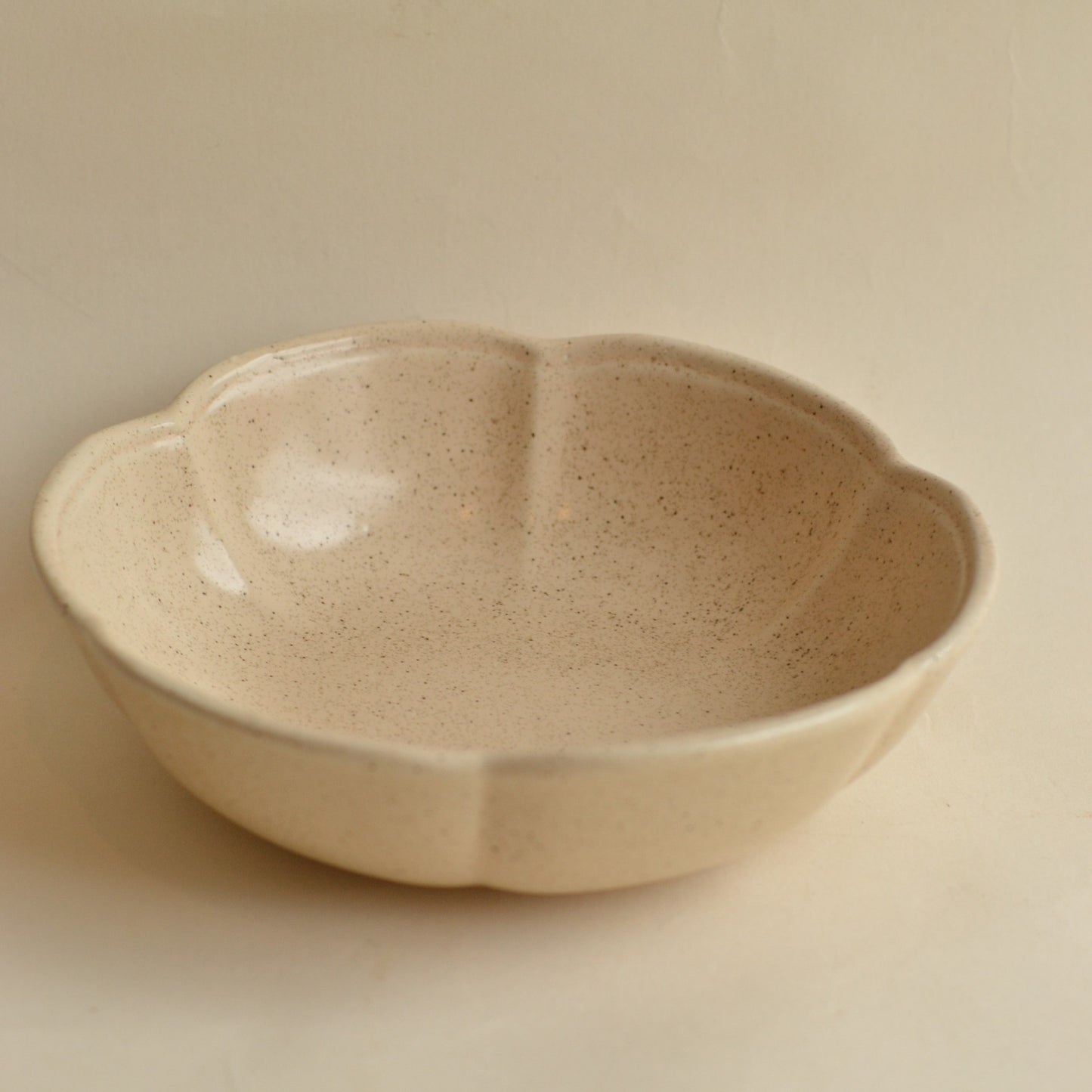 Speckled Scalloped Serving Bowl