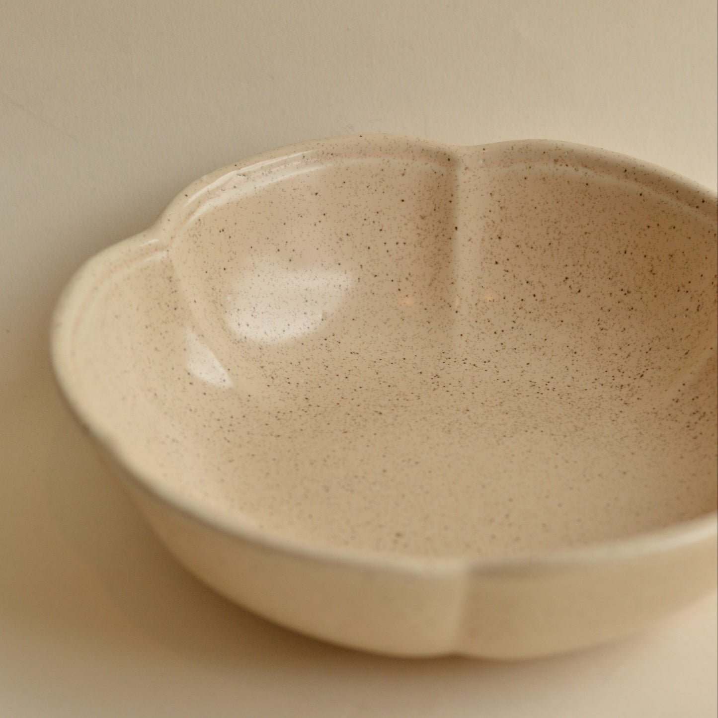 Speckled Scalloped Serving Bowl