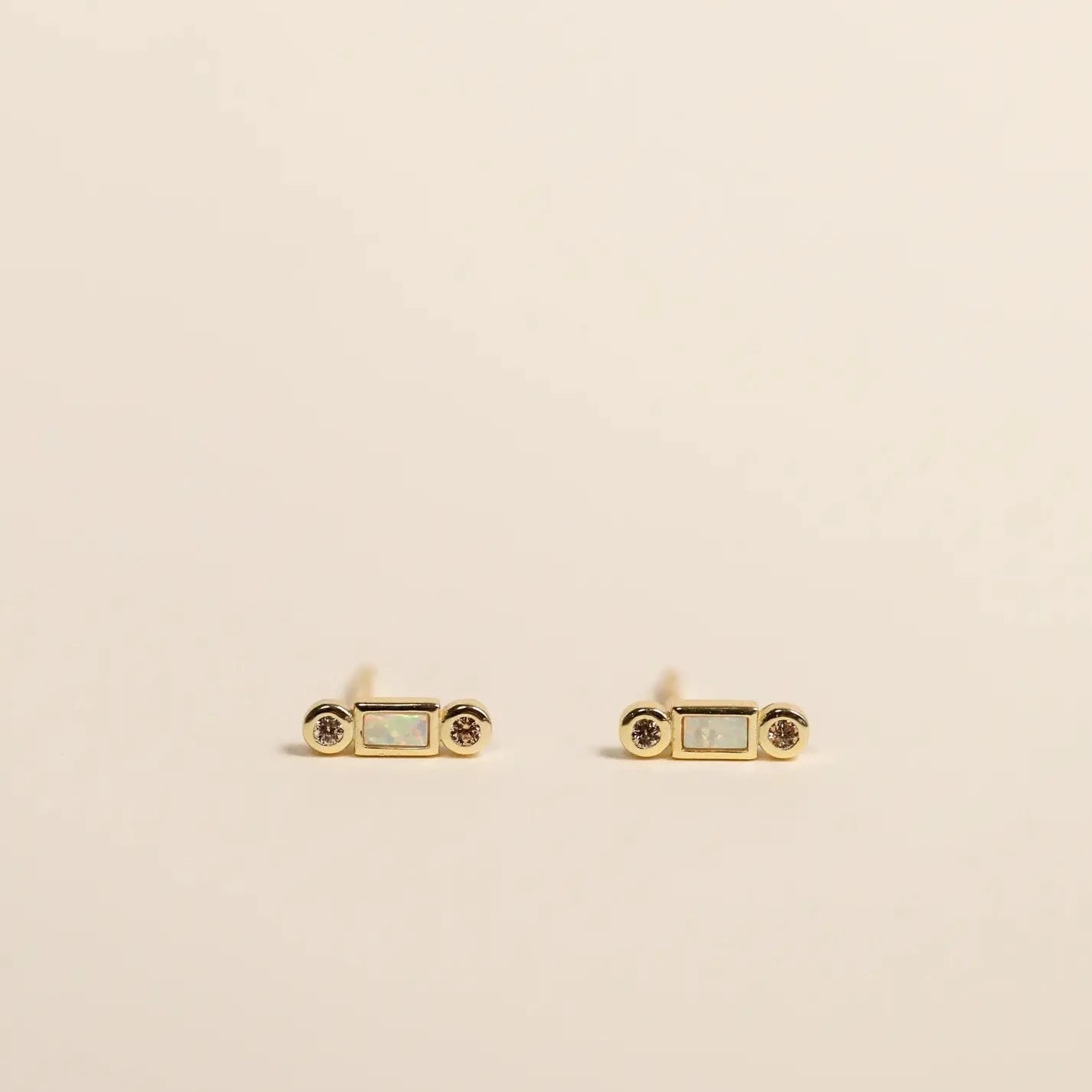 Jax Kelly | Bar Opal - White