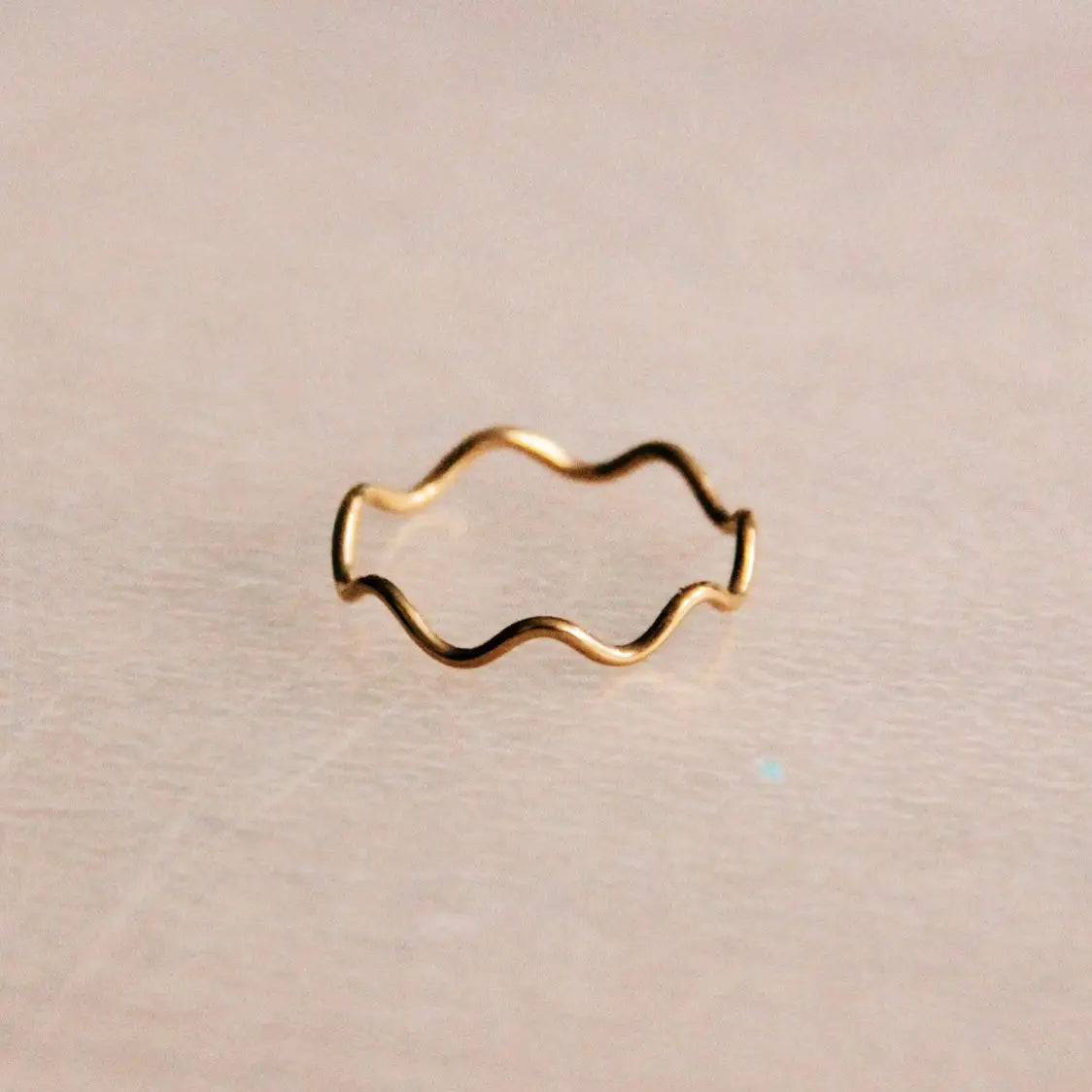 Bazou | The Skinny Wave Ring, stainless steel
