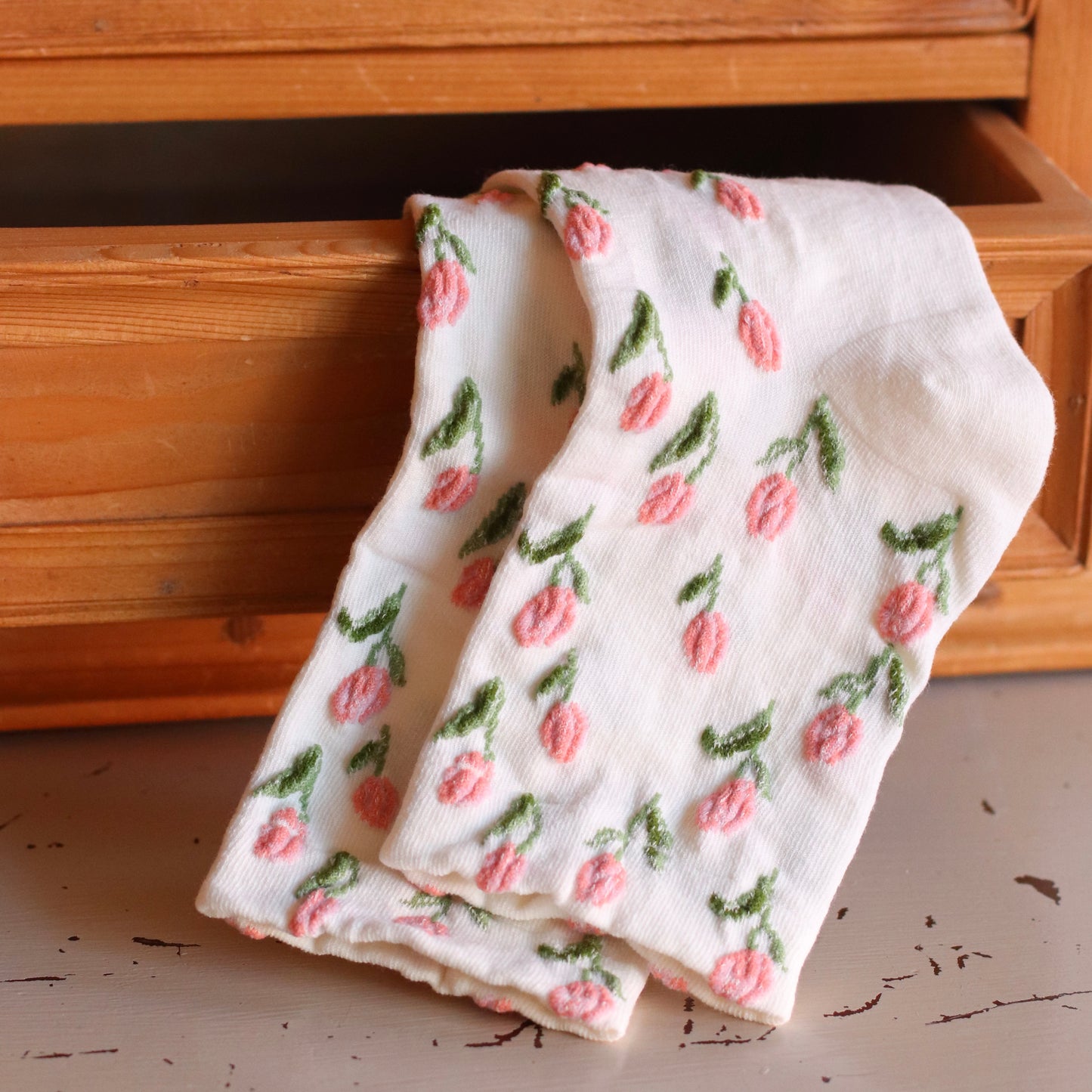 Dune Socks | Embossed Tulip Sock, Cream