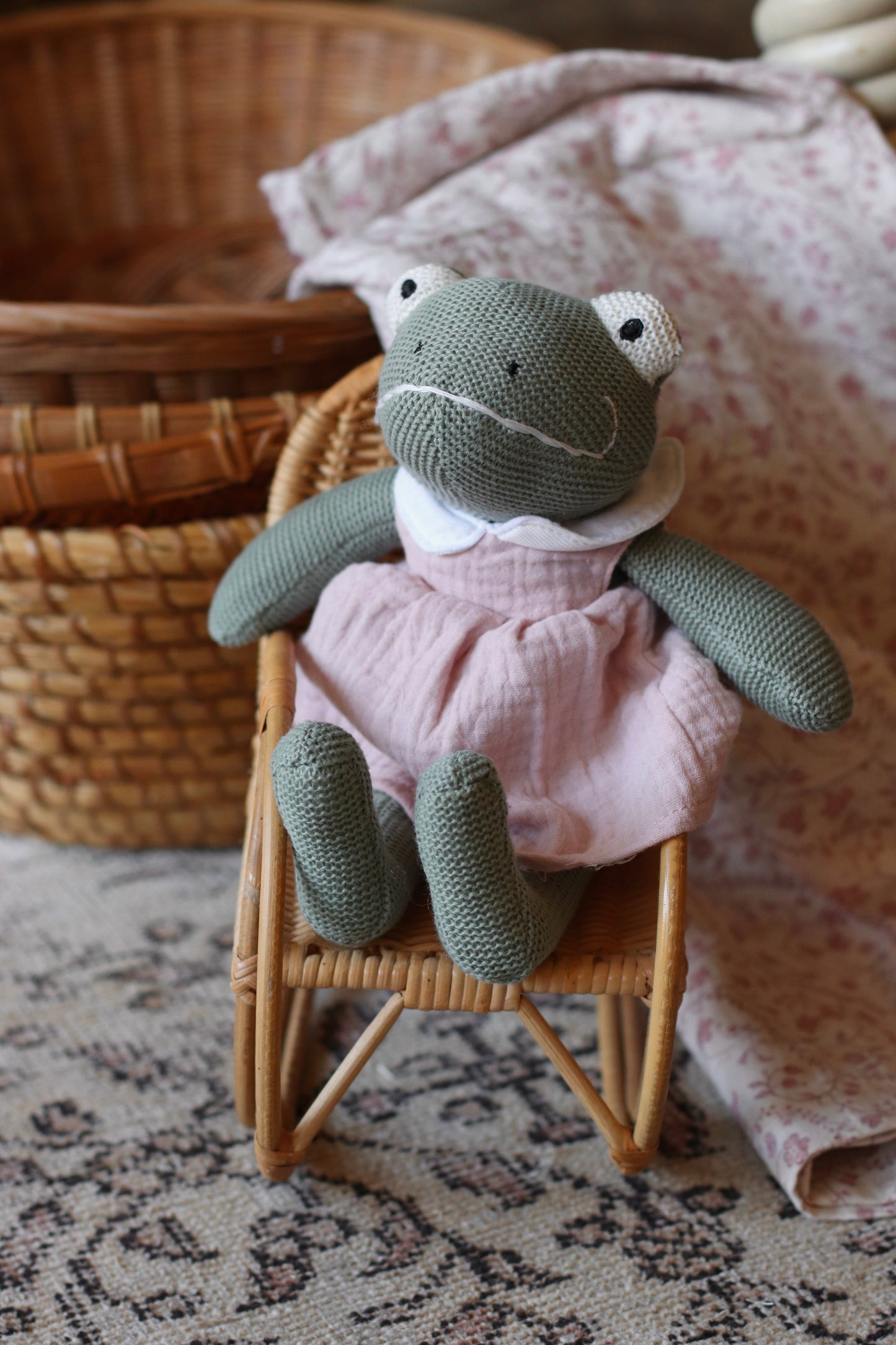 Egmont Toys | Paulette the Frog