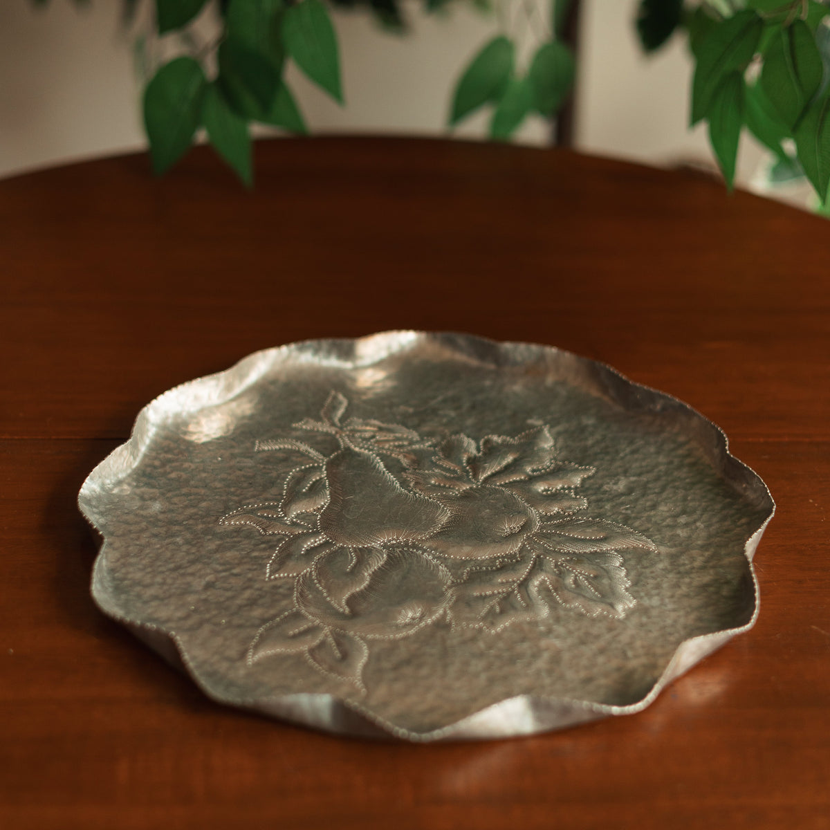 Fruit Embossed Aluminum Floral Tray with Ruffled Rim
