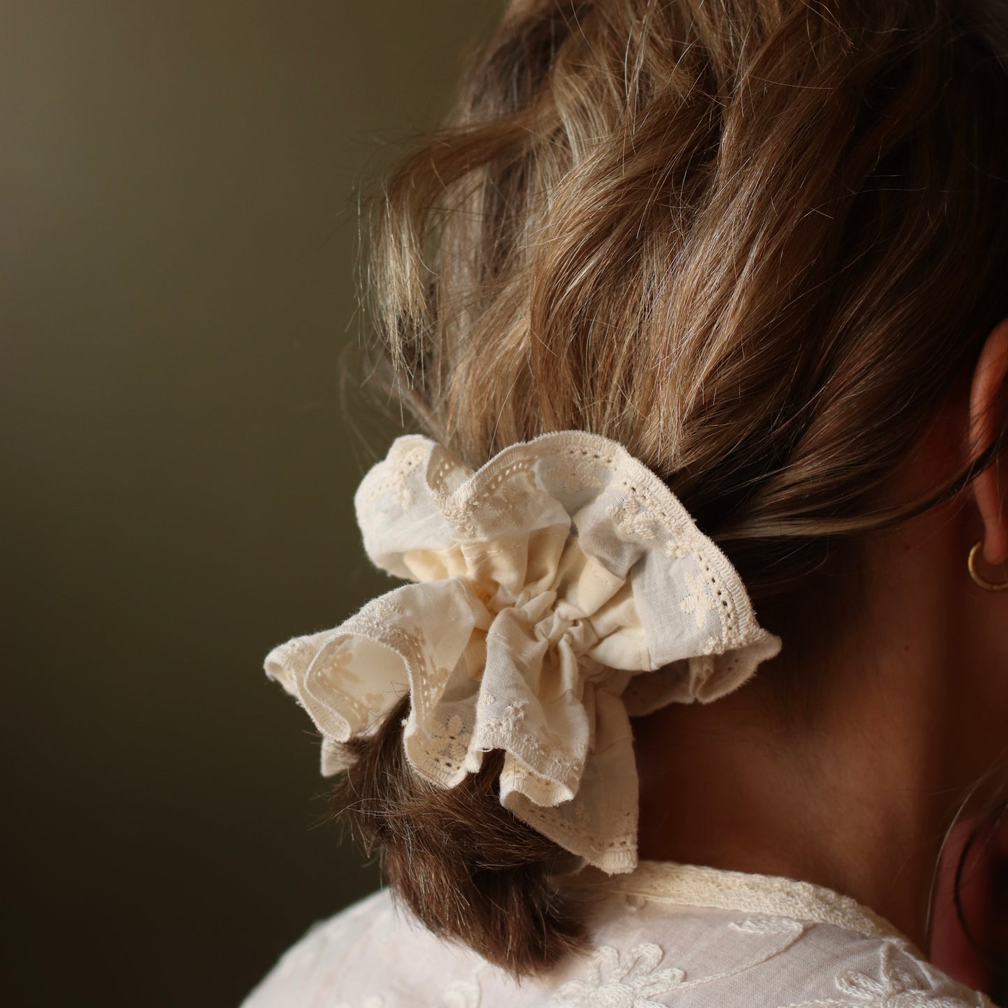 Dune Accessories | Off White Lace Hair Srunchy