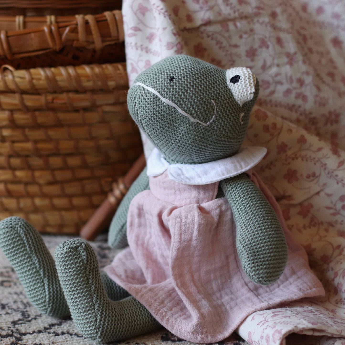 Egmont Toys | Paulette the Frog
