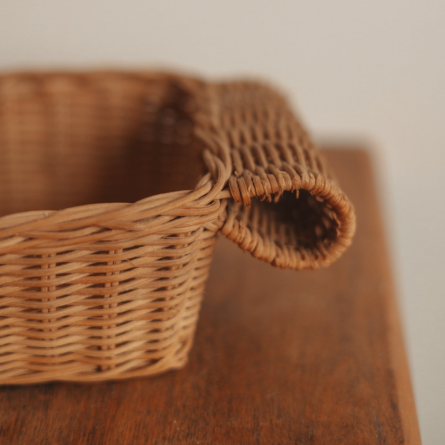 Long Rolled Handle Bread Basket