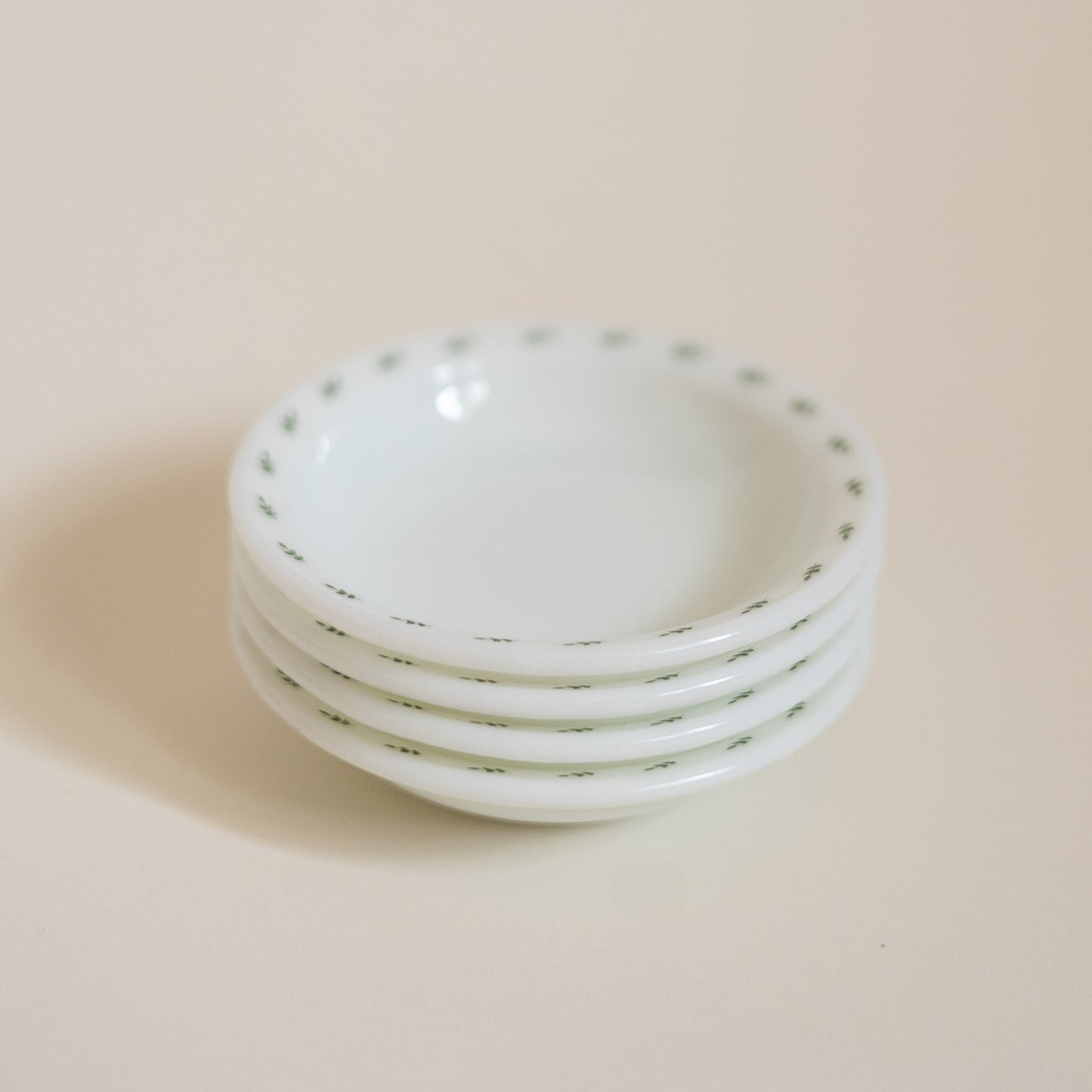 Small Milky Pyrex Dishes, Set of 4