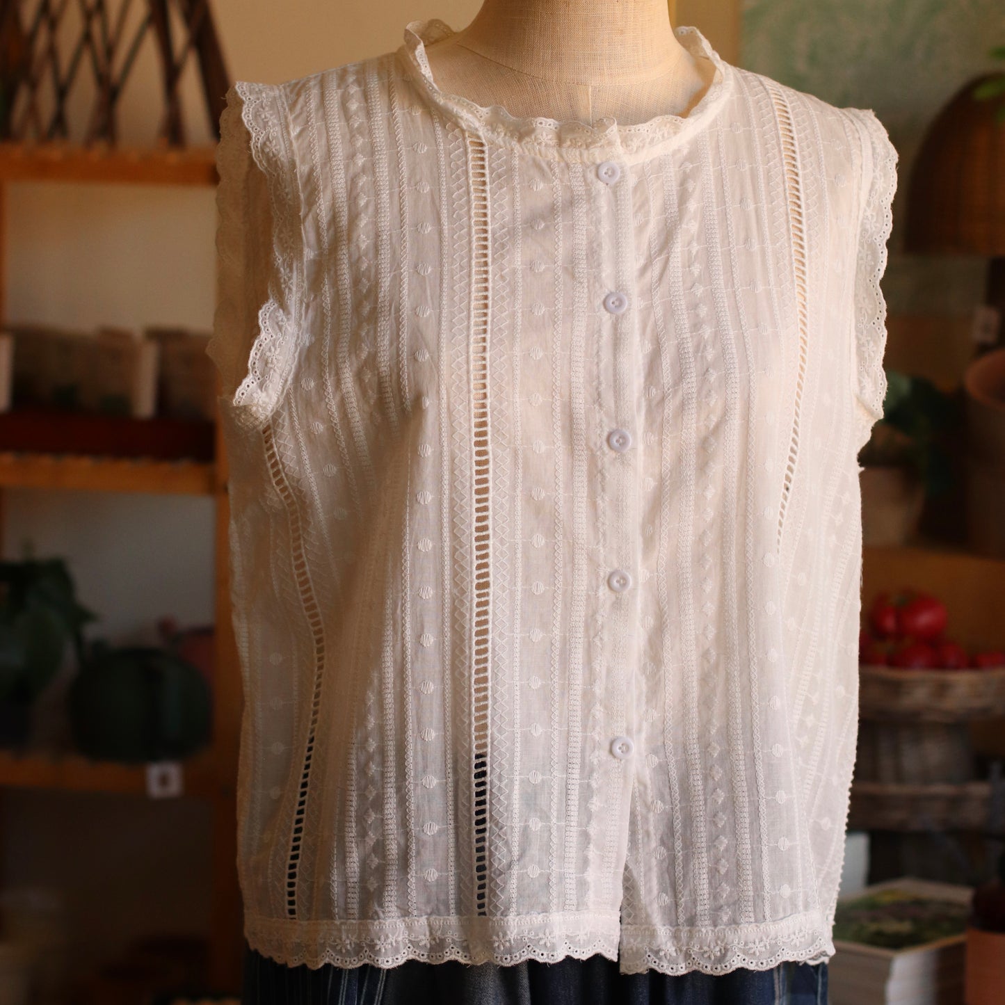 Sleeveless Lace Trim Blouse