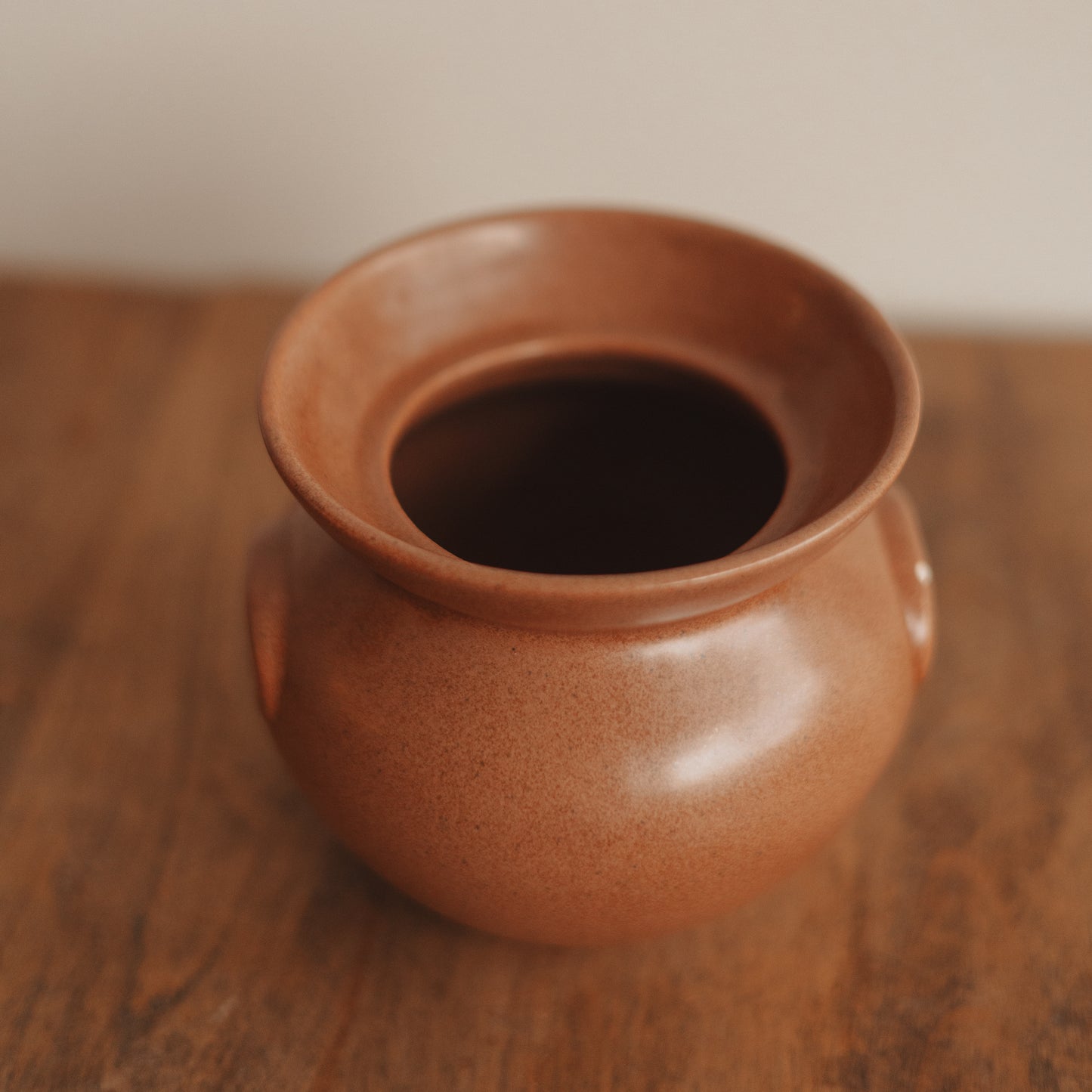 MCM Chestnut Belmar vase, USA