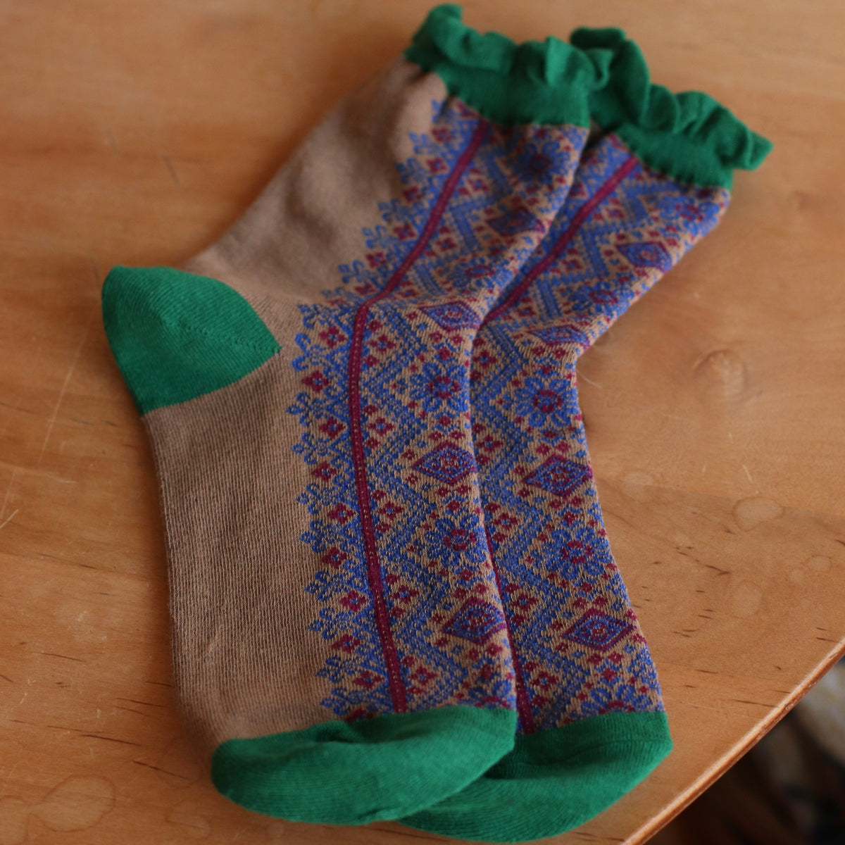 Dune Socks | Graphic Pattern Ruffled Crew Sock, Green