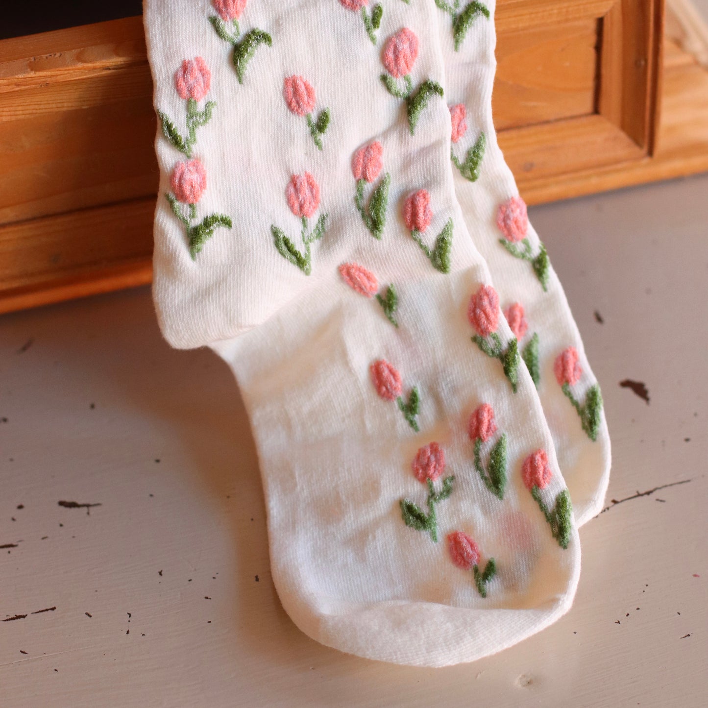Dune Socks | Embossed Tulip Sock, Cream