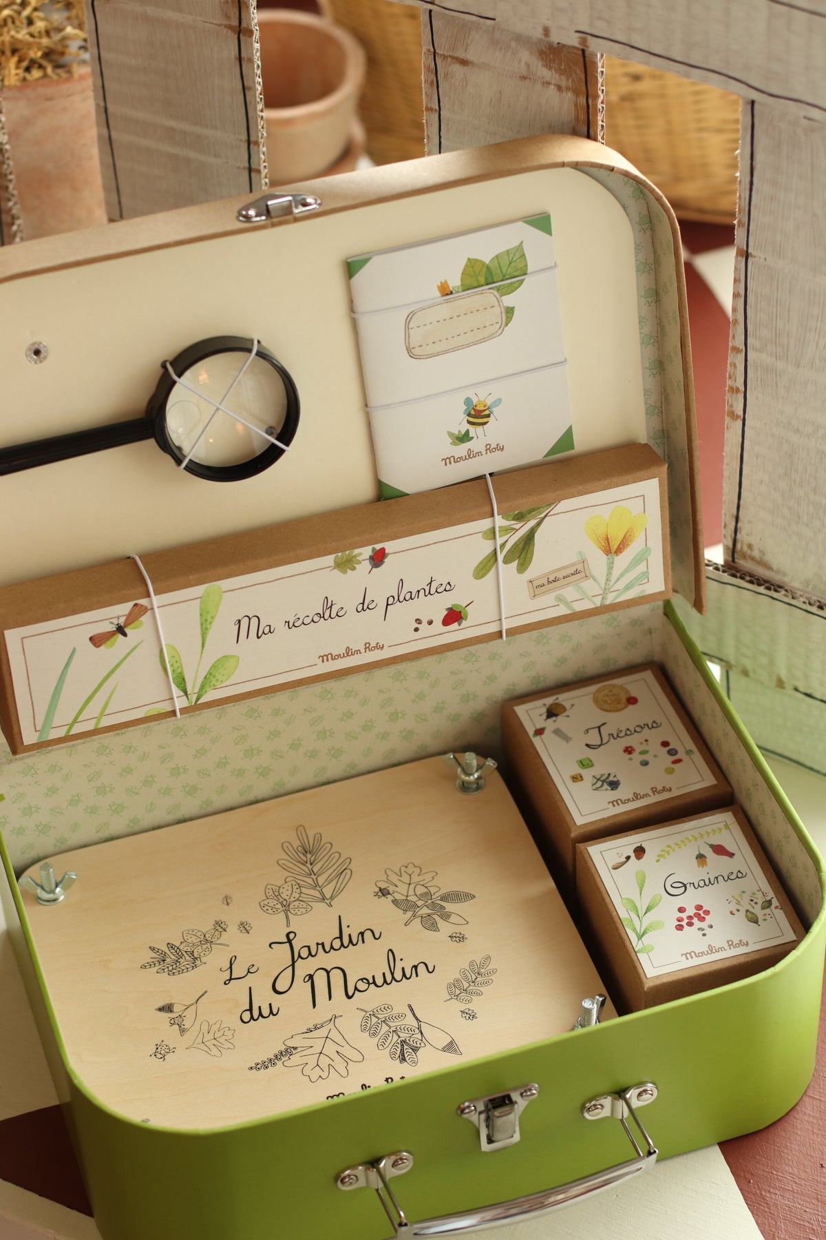 Speedy Monkey | The Botanist Recreational Activity Suitcase