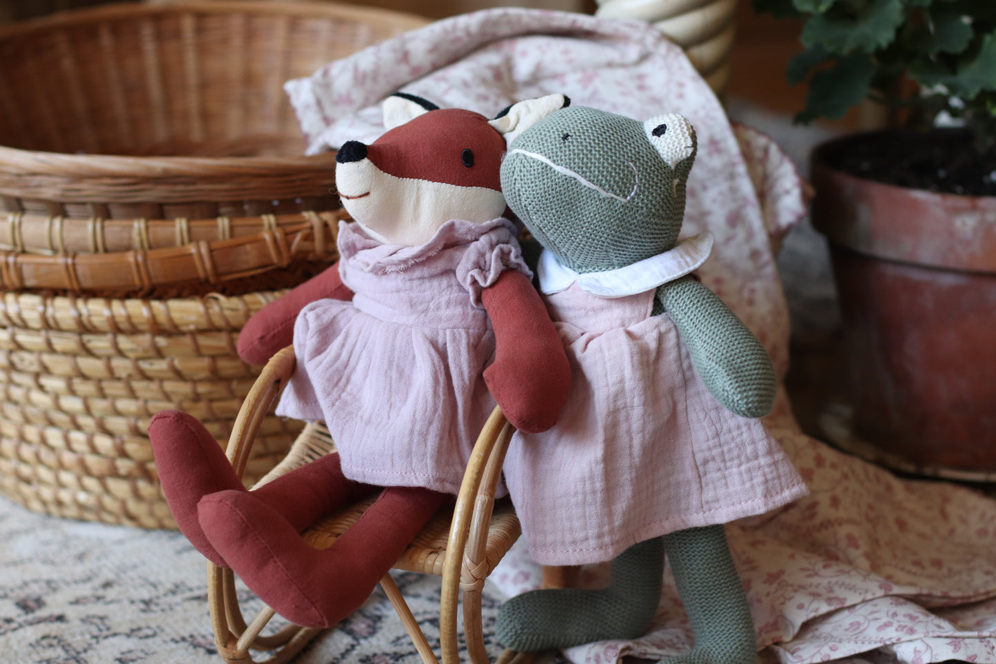 Egmont Toys | Paulette the Frog