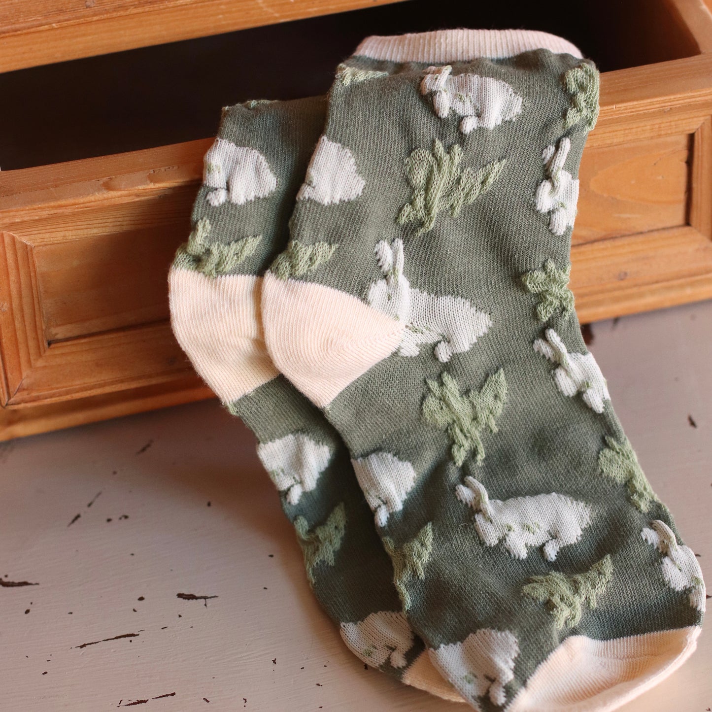 Dune Socks | Retro Bunny Embossed Sock, Green