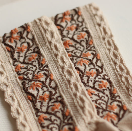 Tiepology | Emma Floral Socks in Oatmeal