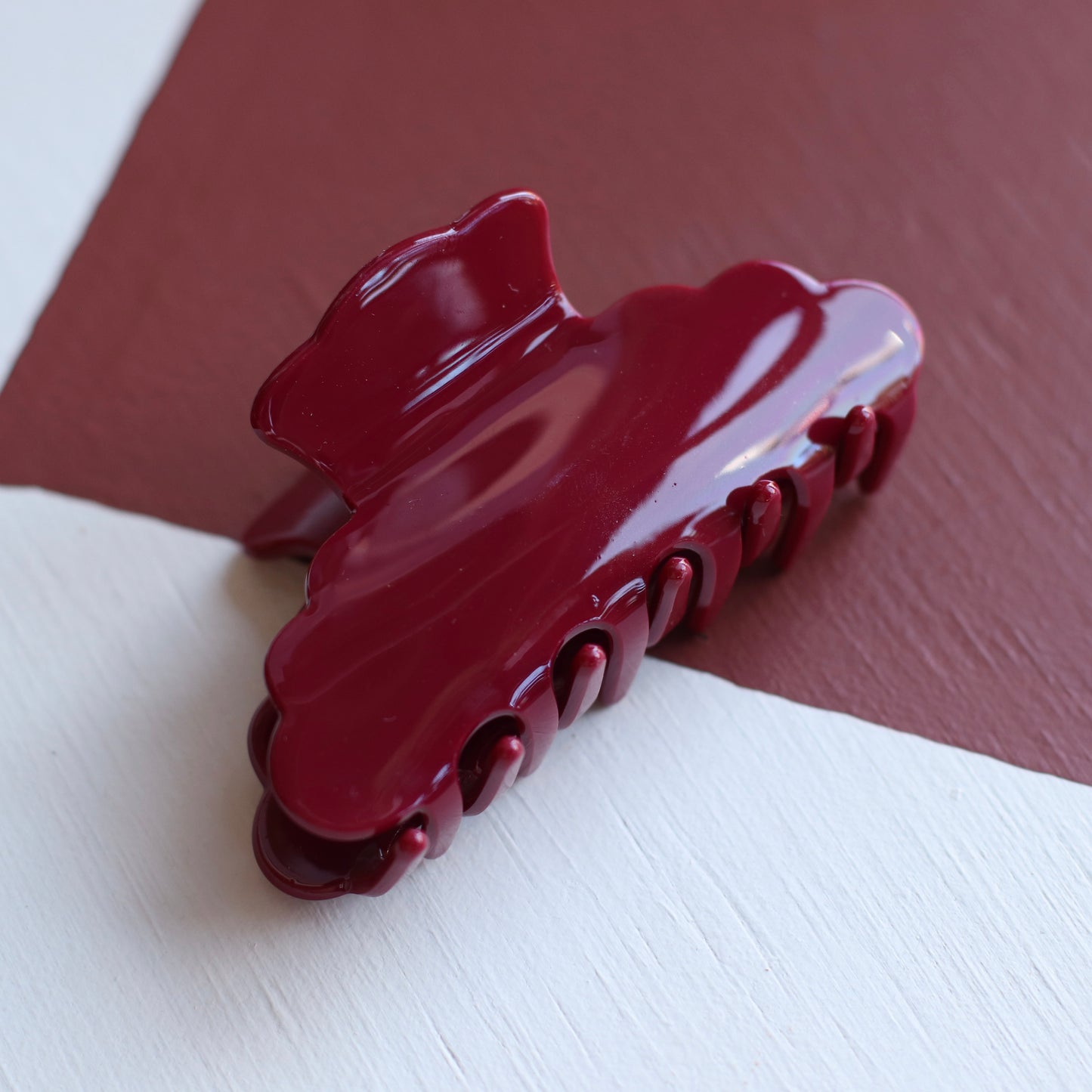 Dune Clips | Scallop Edged Maroon Clip