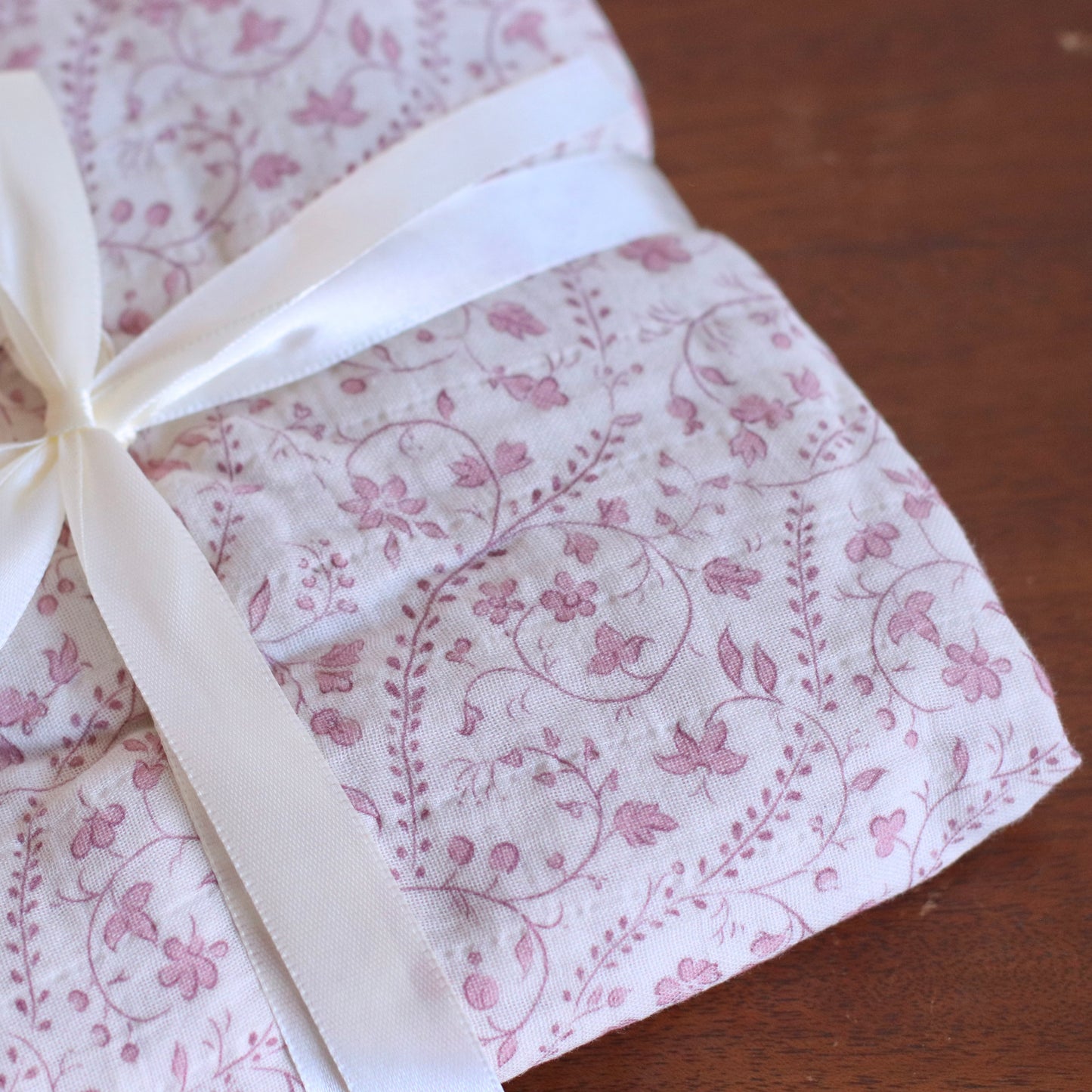 Little Threads | Mauve Heirloom Vine 100 % Cotton Swaddle Blanket