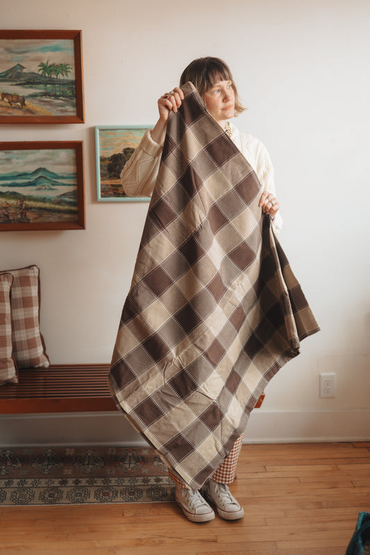 Dune Stitched Plaid Tablecloth, Mocha