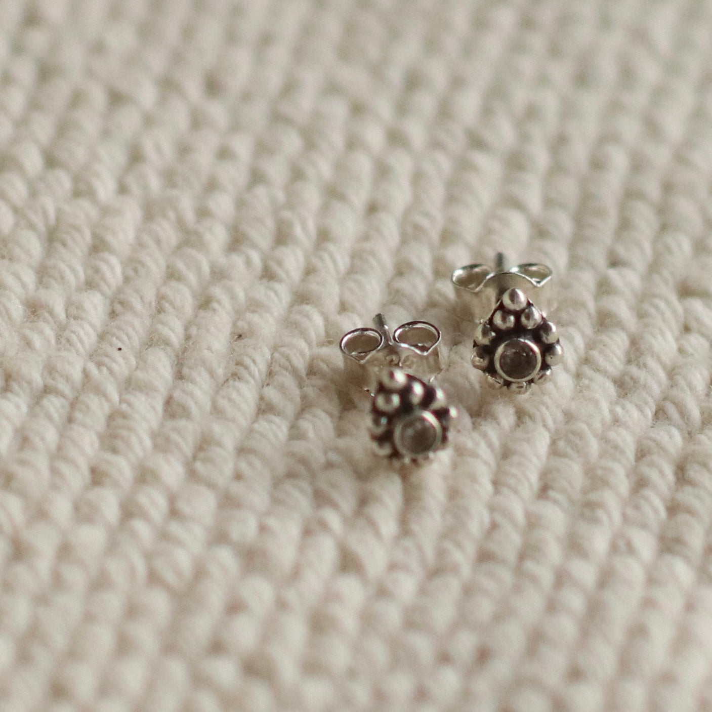 Baizaar | Sterling Silver Spotted Crystal Studs
