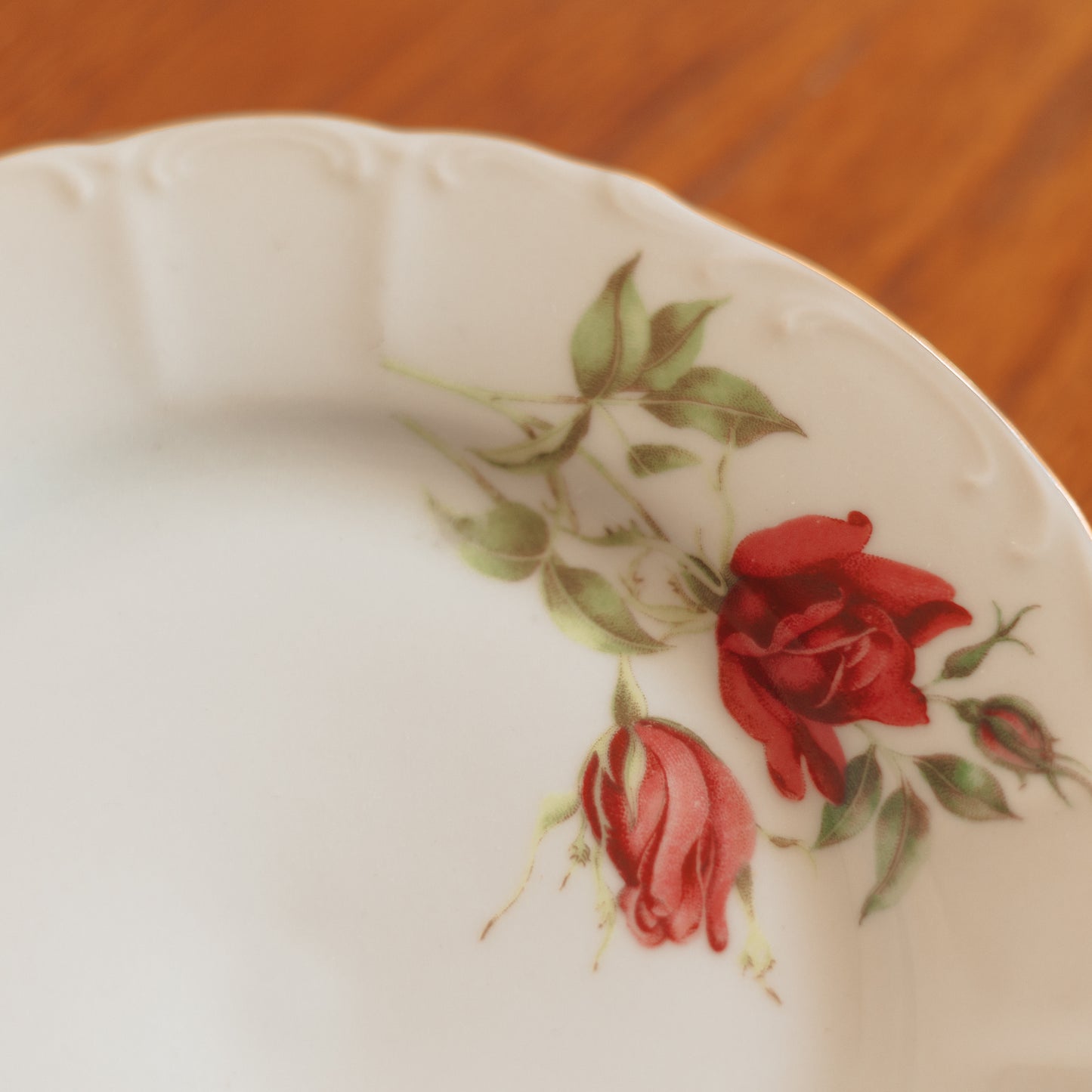 Gold Rimmed Ceramic Dessert Plates with Rose Pattern, Set of 4